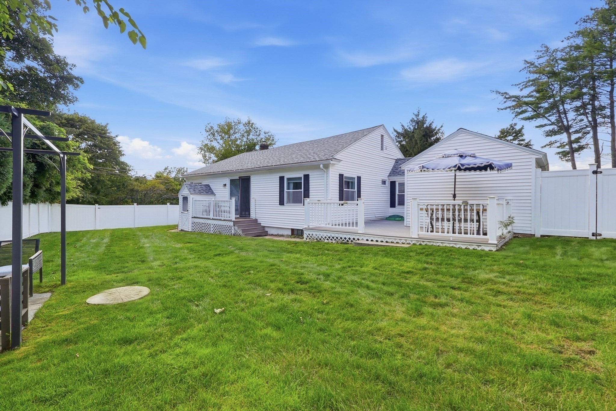 main property photo 28
