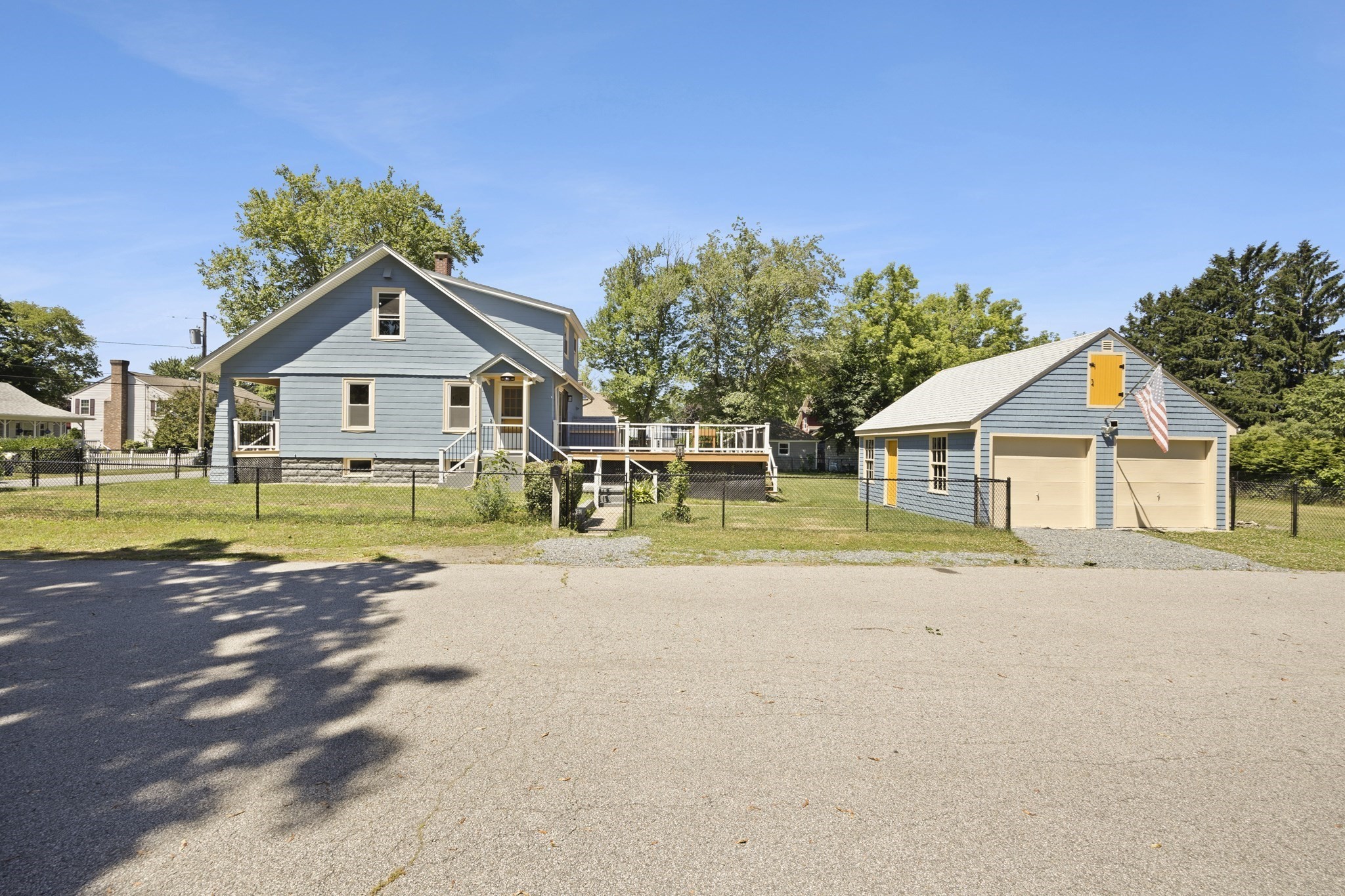 main property photo 14