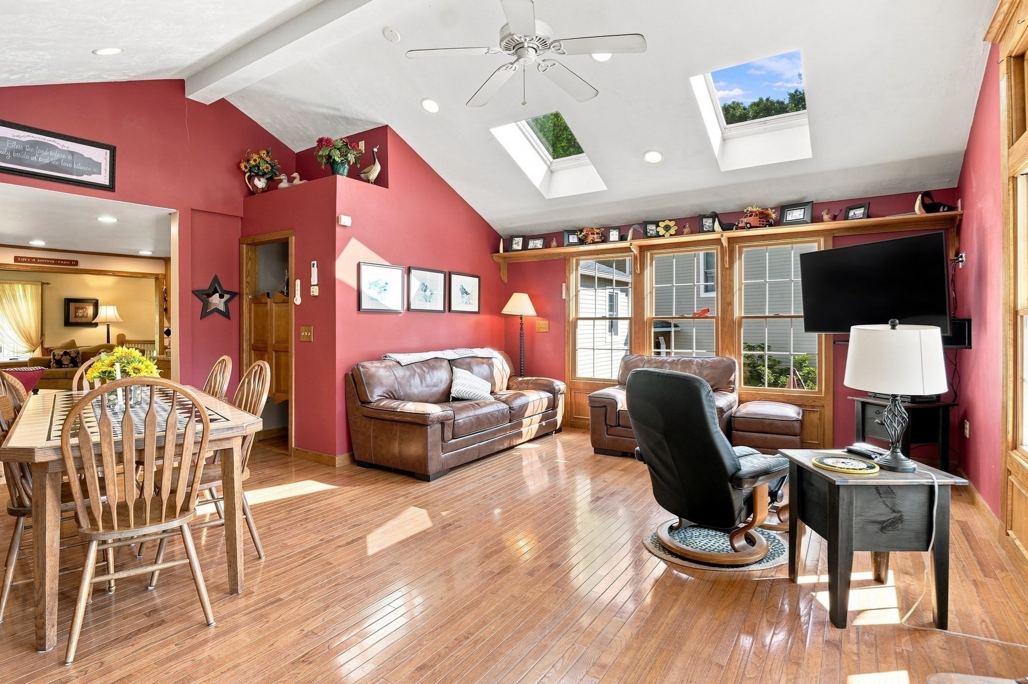 main property photo 14