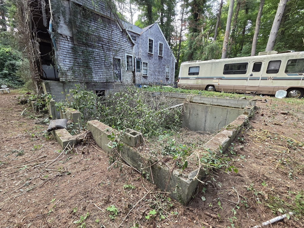 main property photo 17