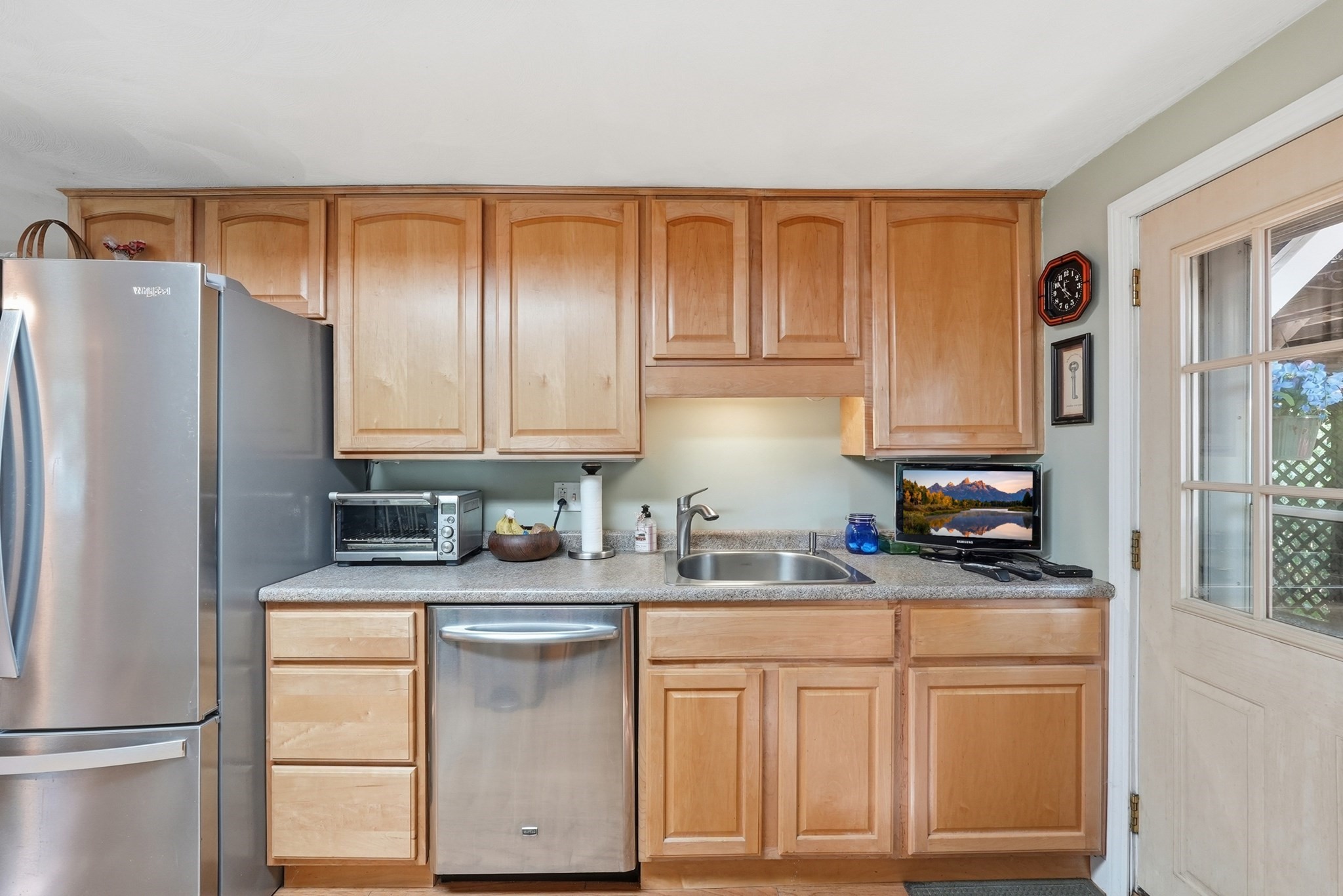 main property photo 6