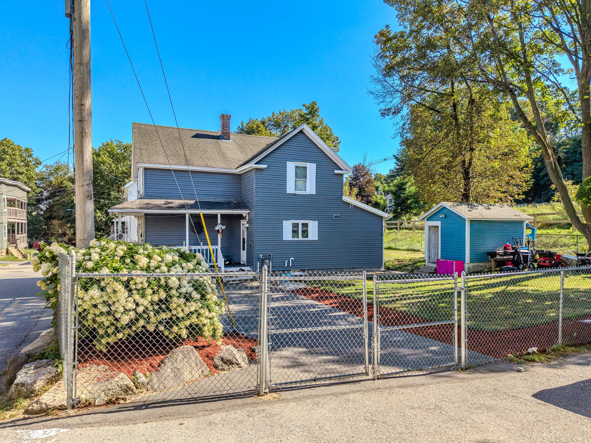 main property photo 4