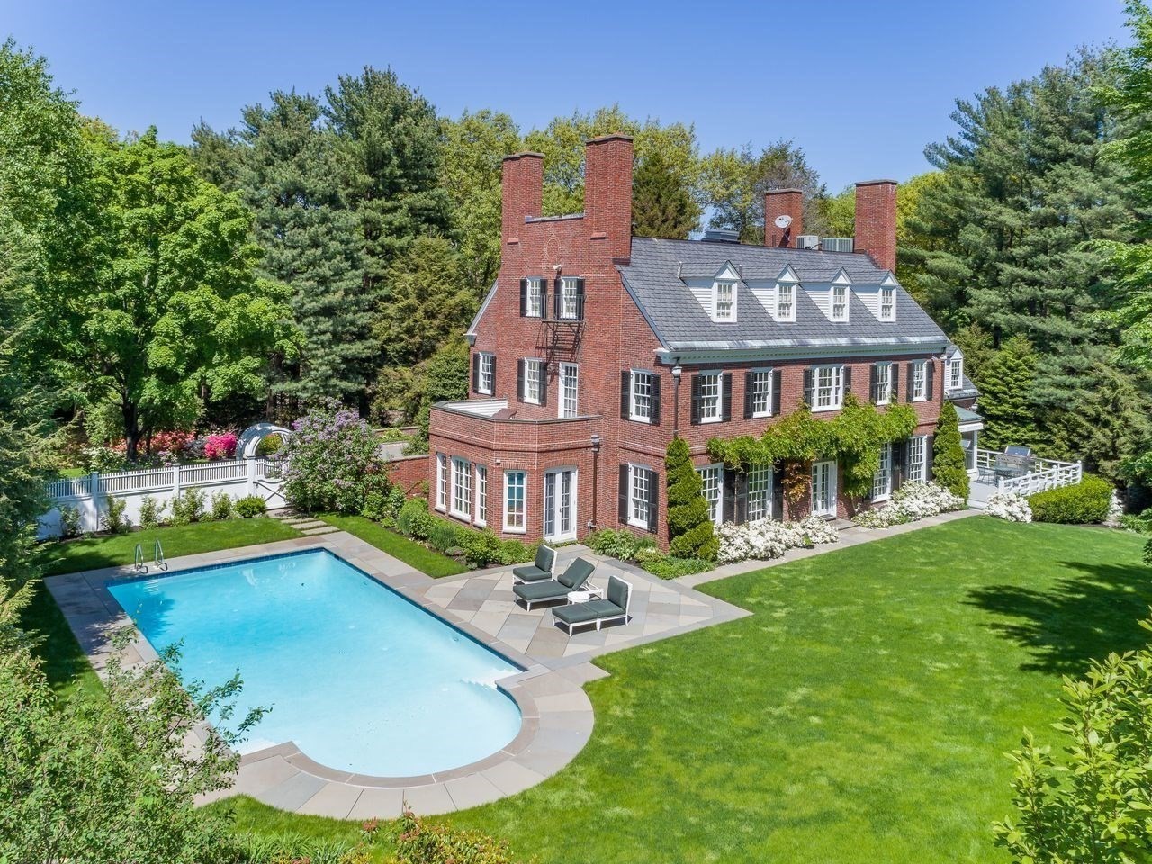 main property photo 16