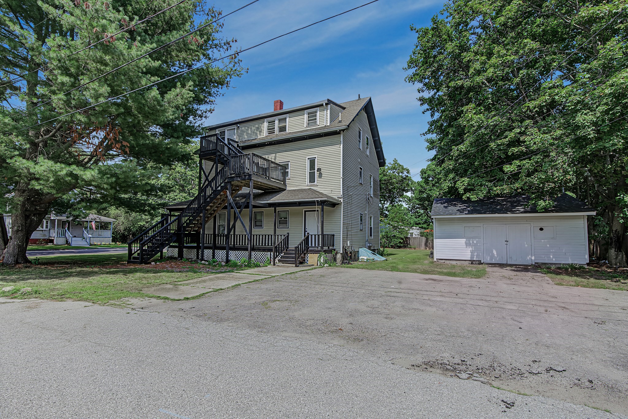 main property photo 14