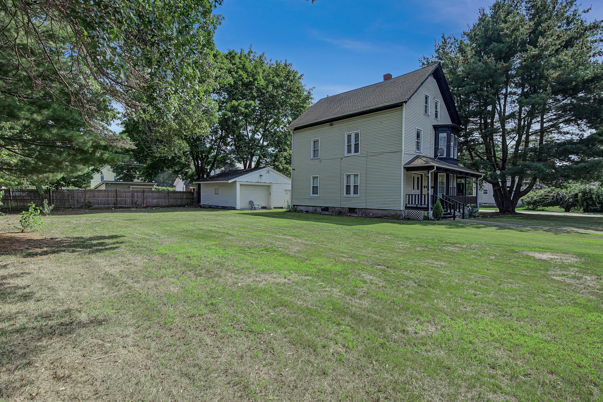 main property photo 16