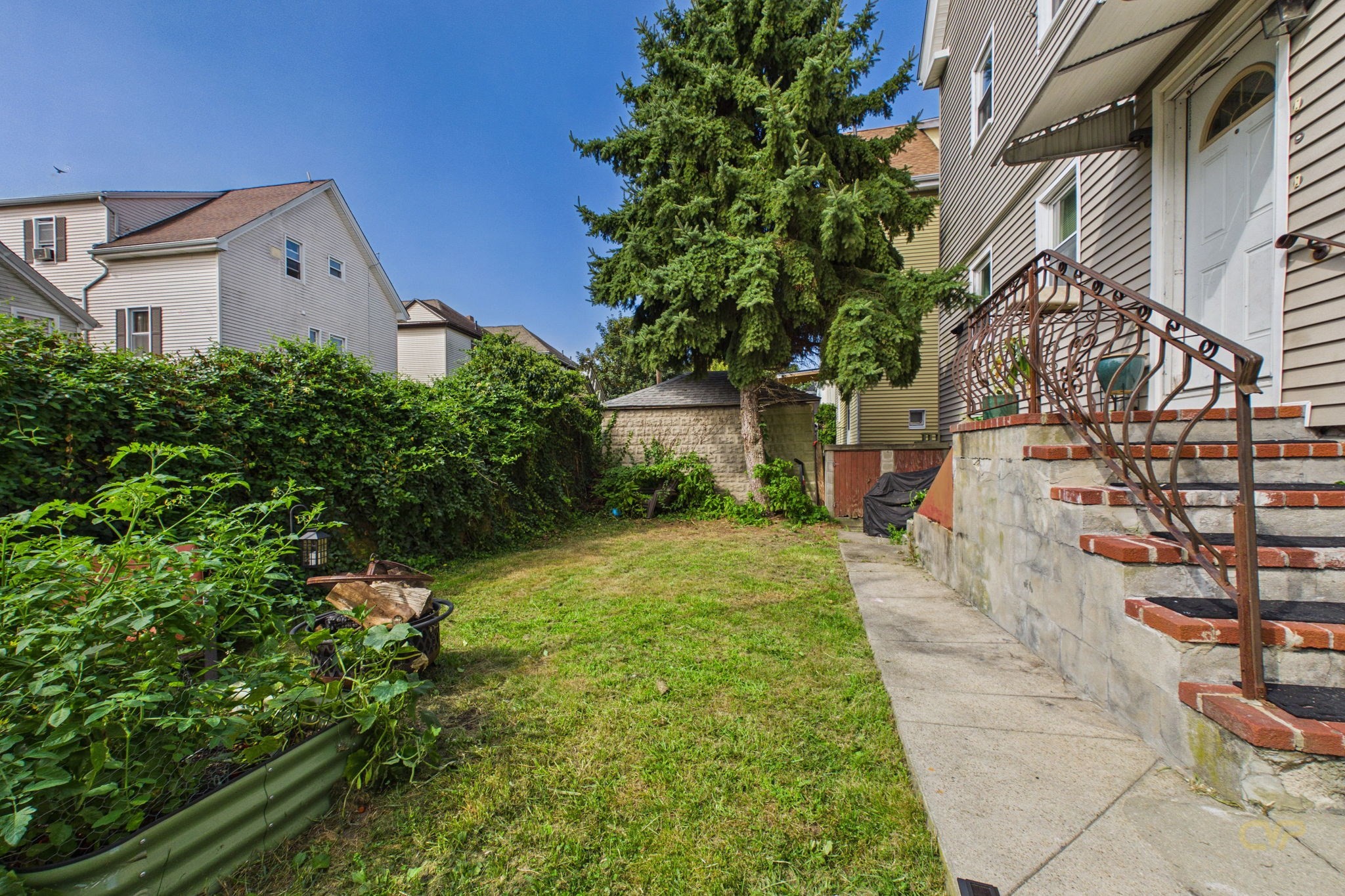main property photo 32