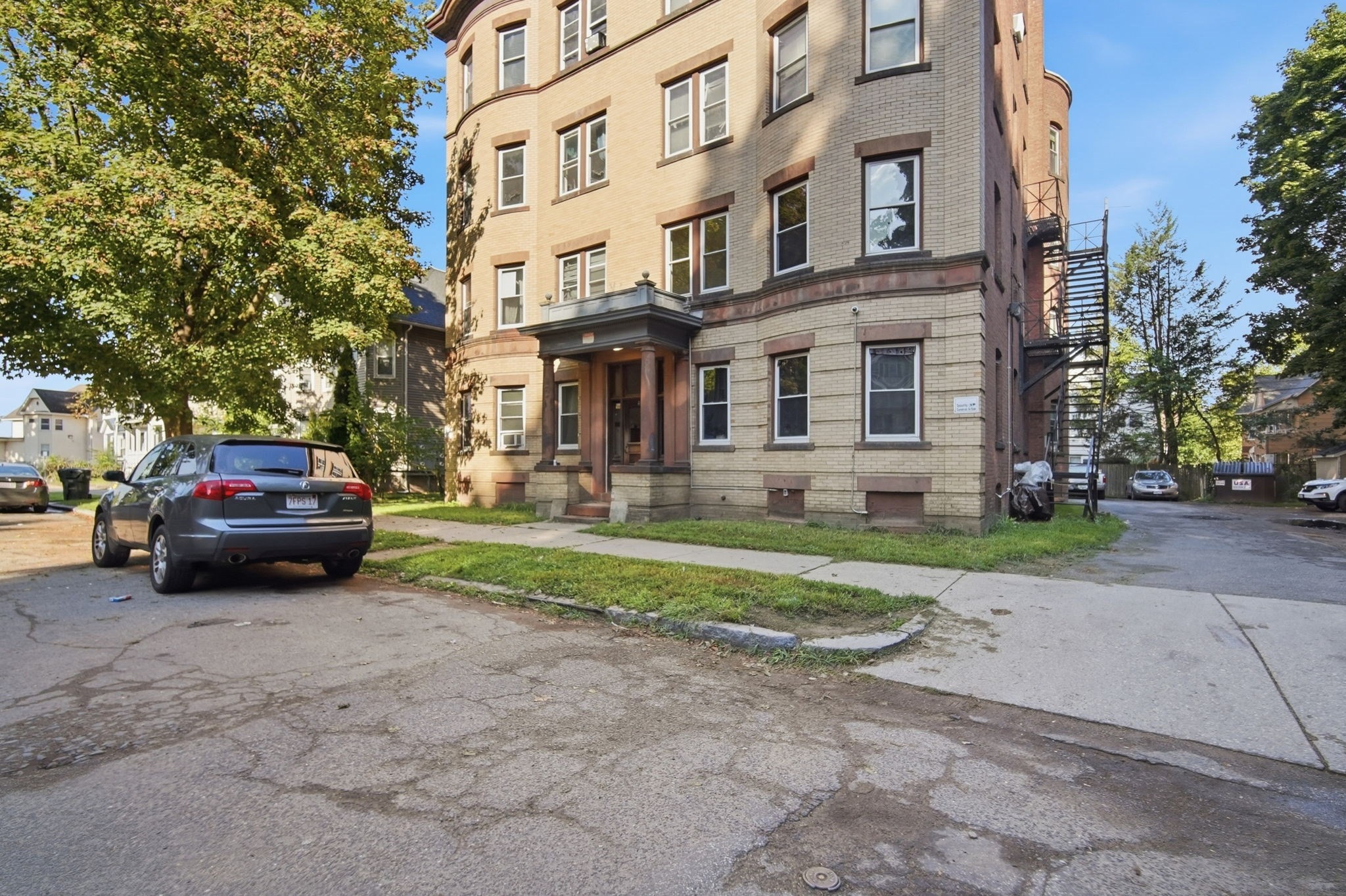 main property photo 7
