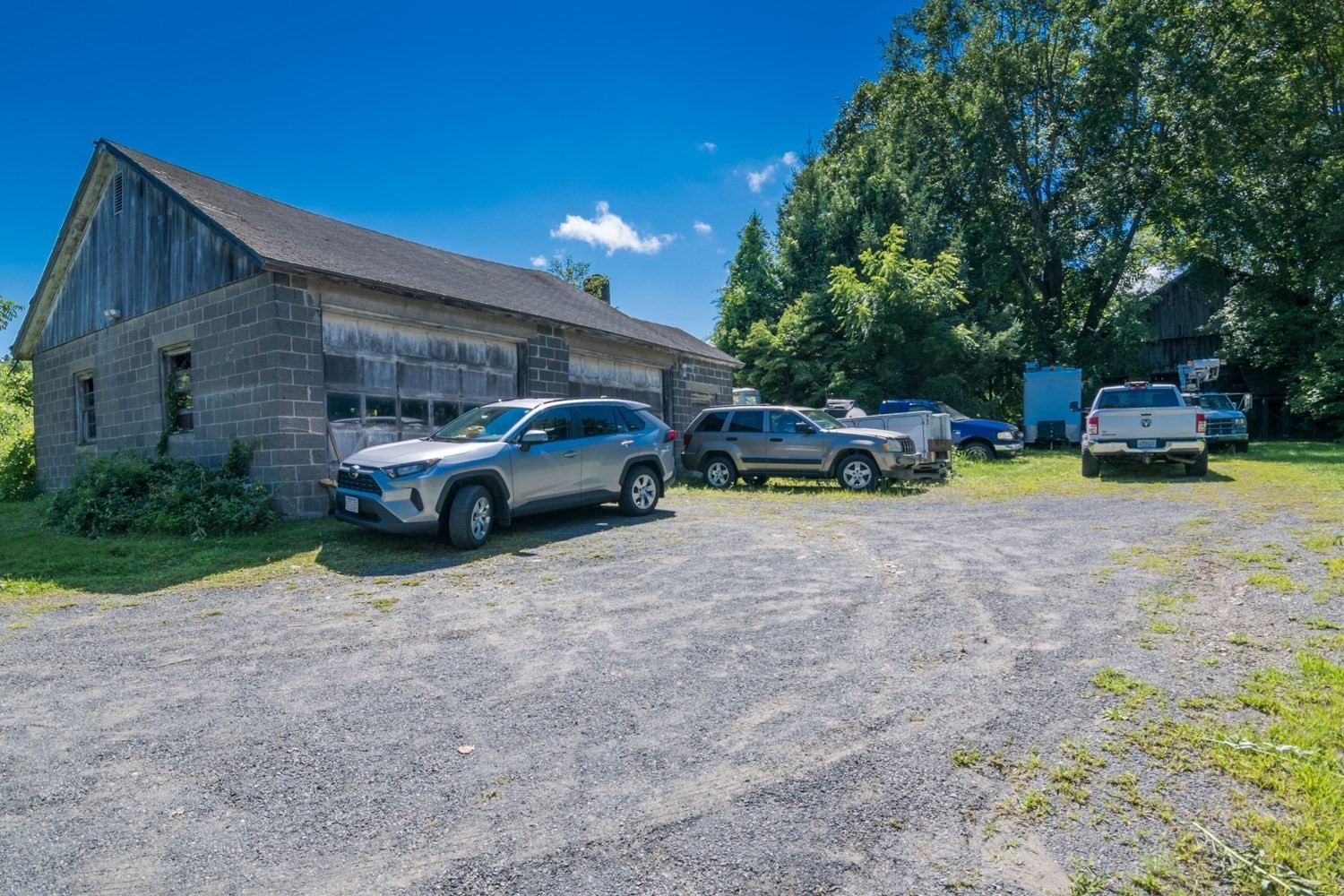 main property photo 35