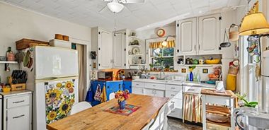 image of property with 2 Bed | 1 Bath | 1,059 Sqft