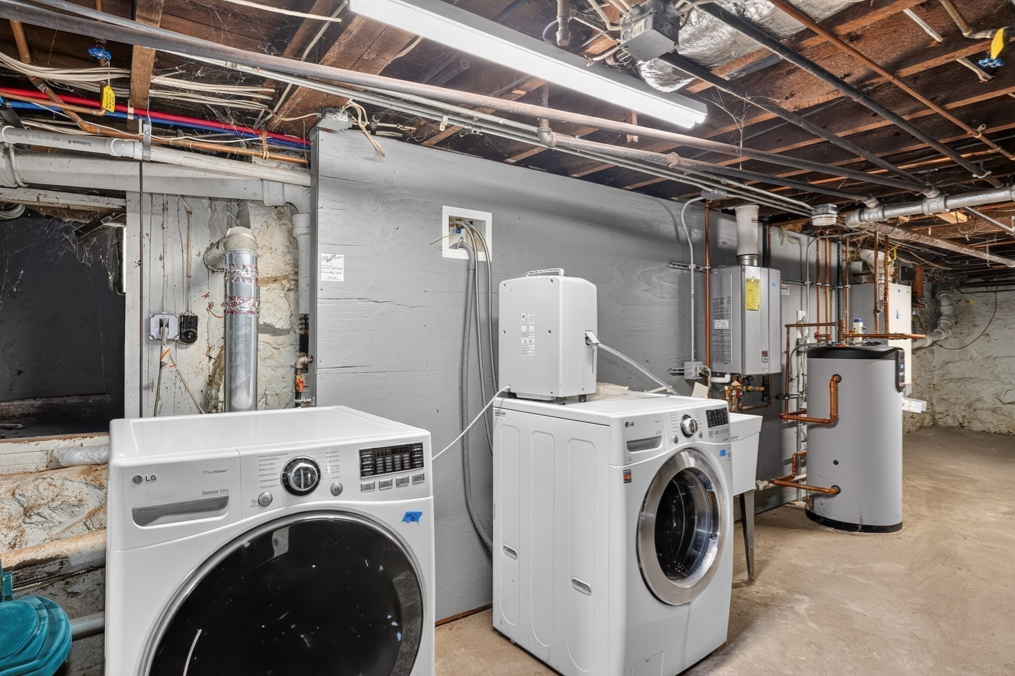 main property photo 32