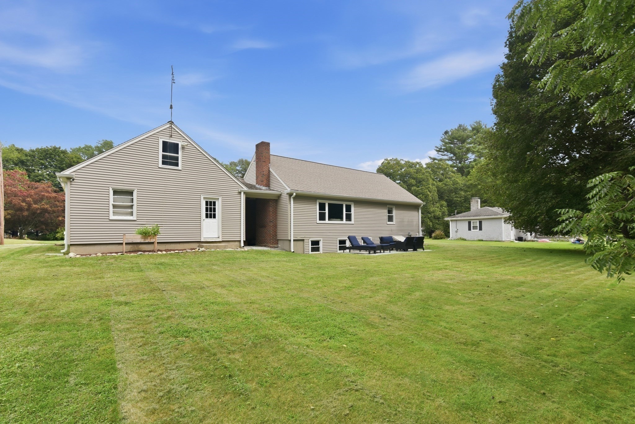 main property photo 16