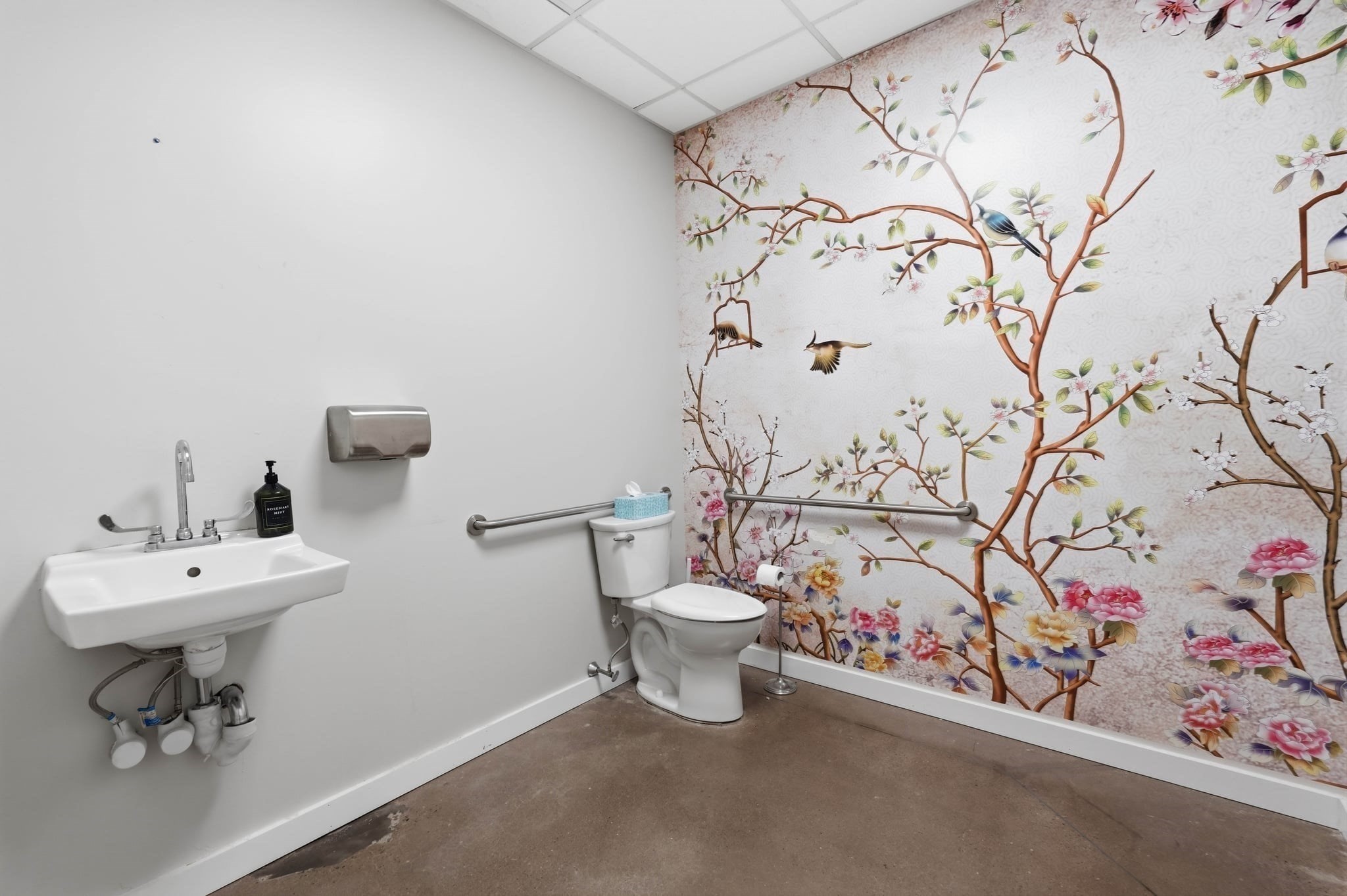 main property photo 17