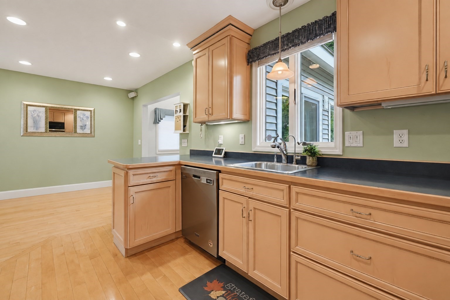 main property photo 6