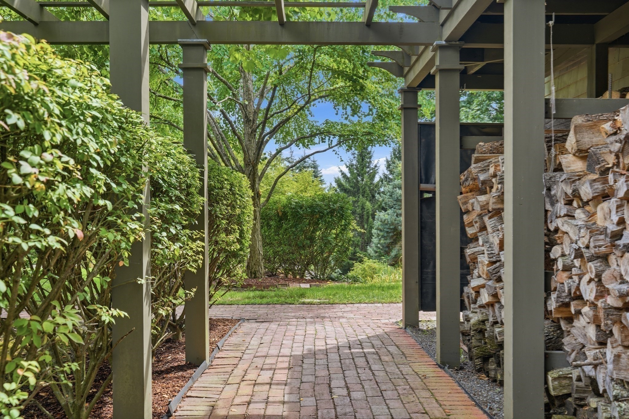 main property photo 27