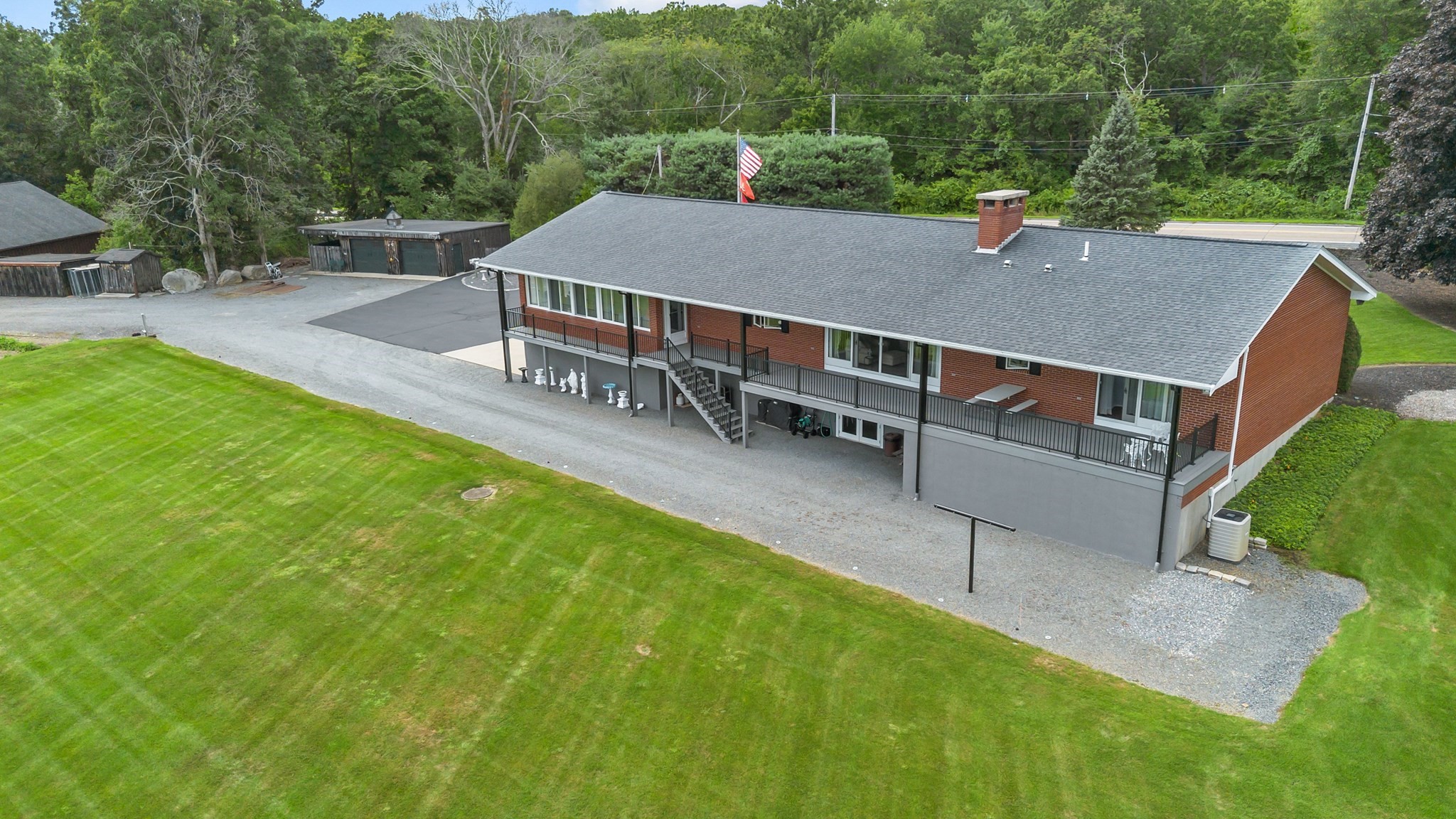 main property photo 30
