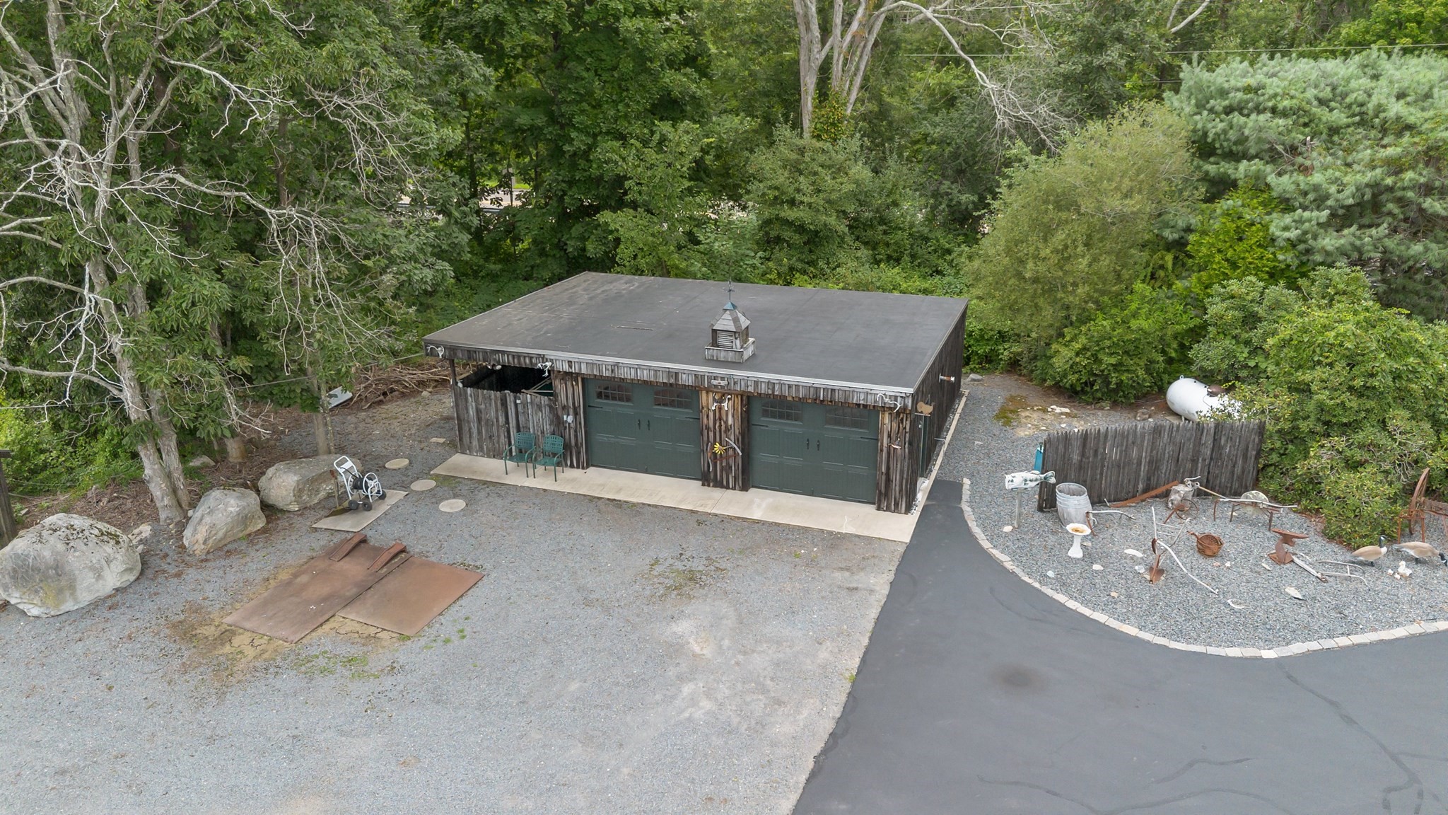 main property photo 32