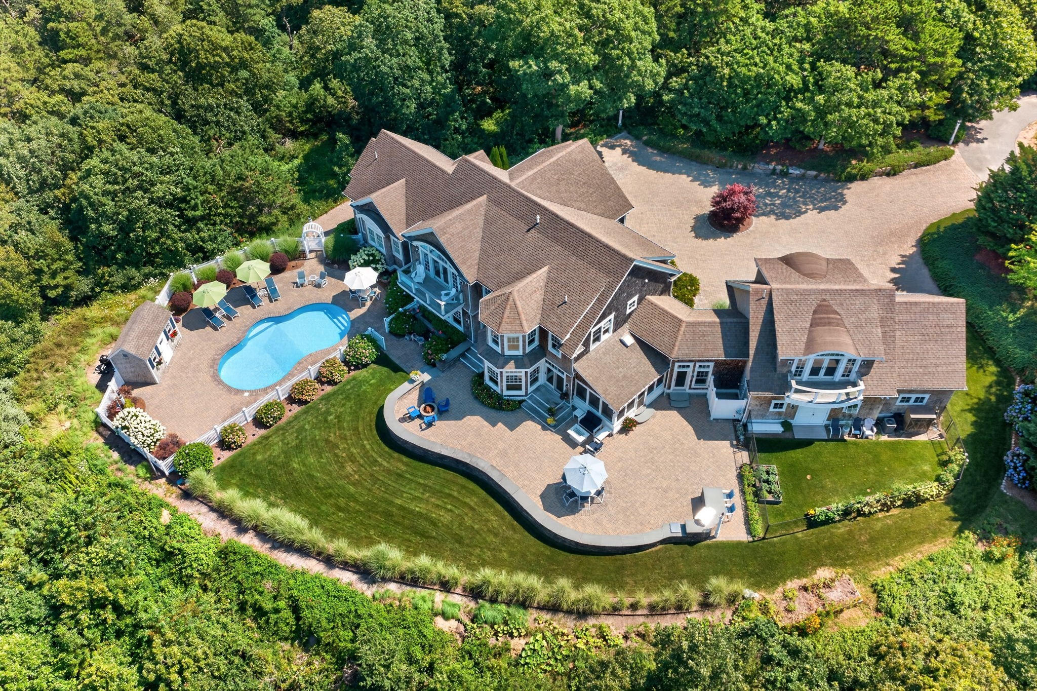 main property photo 23