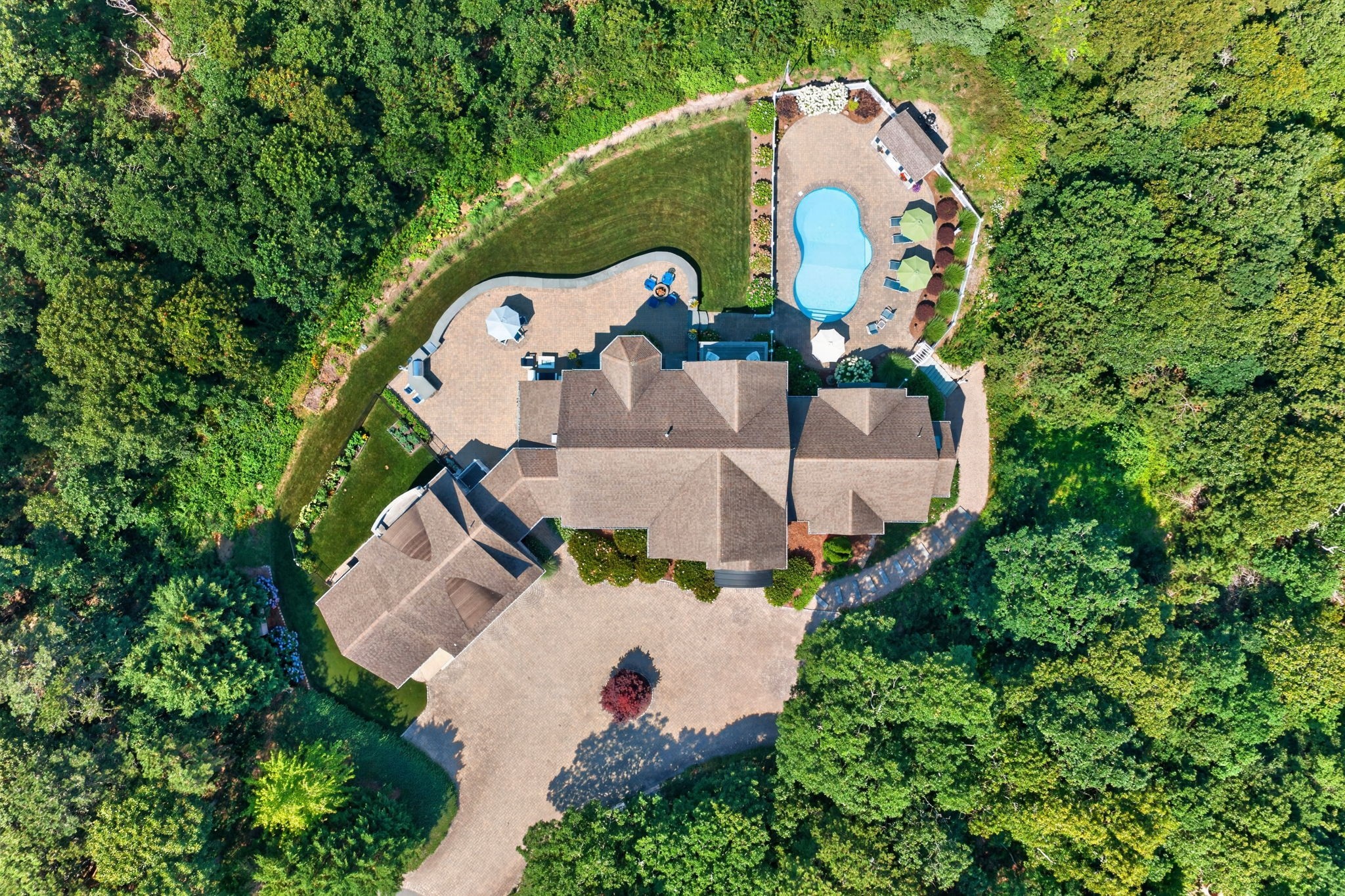 main property photo 6