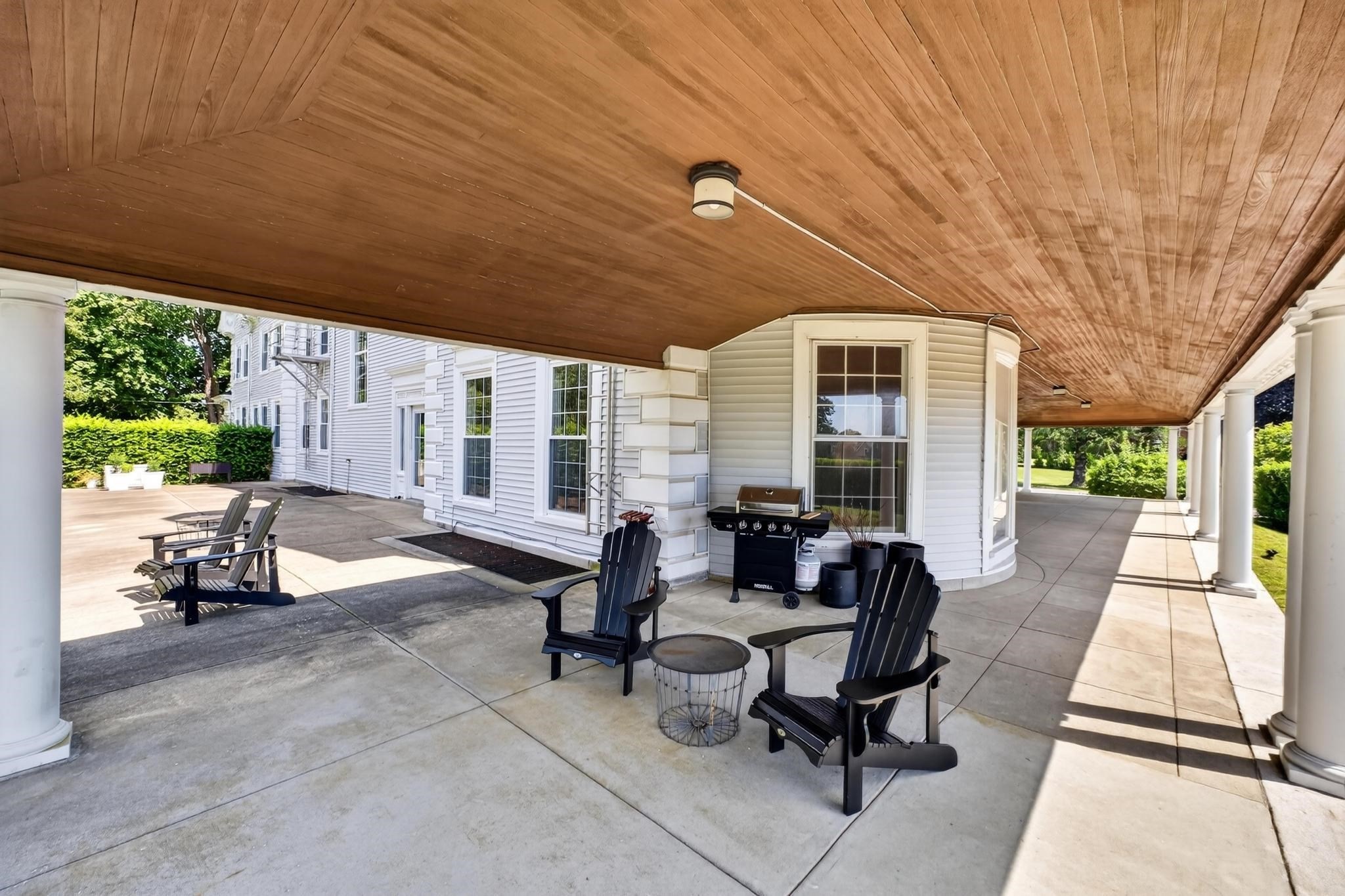 main property photo 28