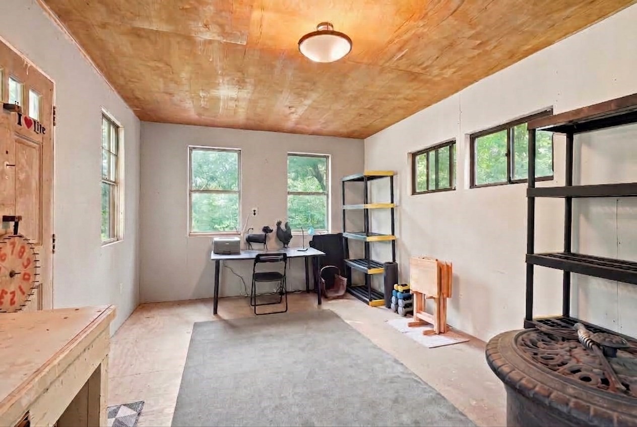 main property photo 33