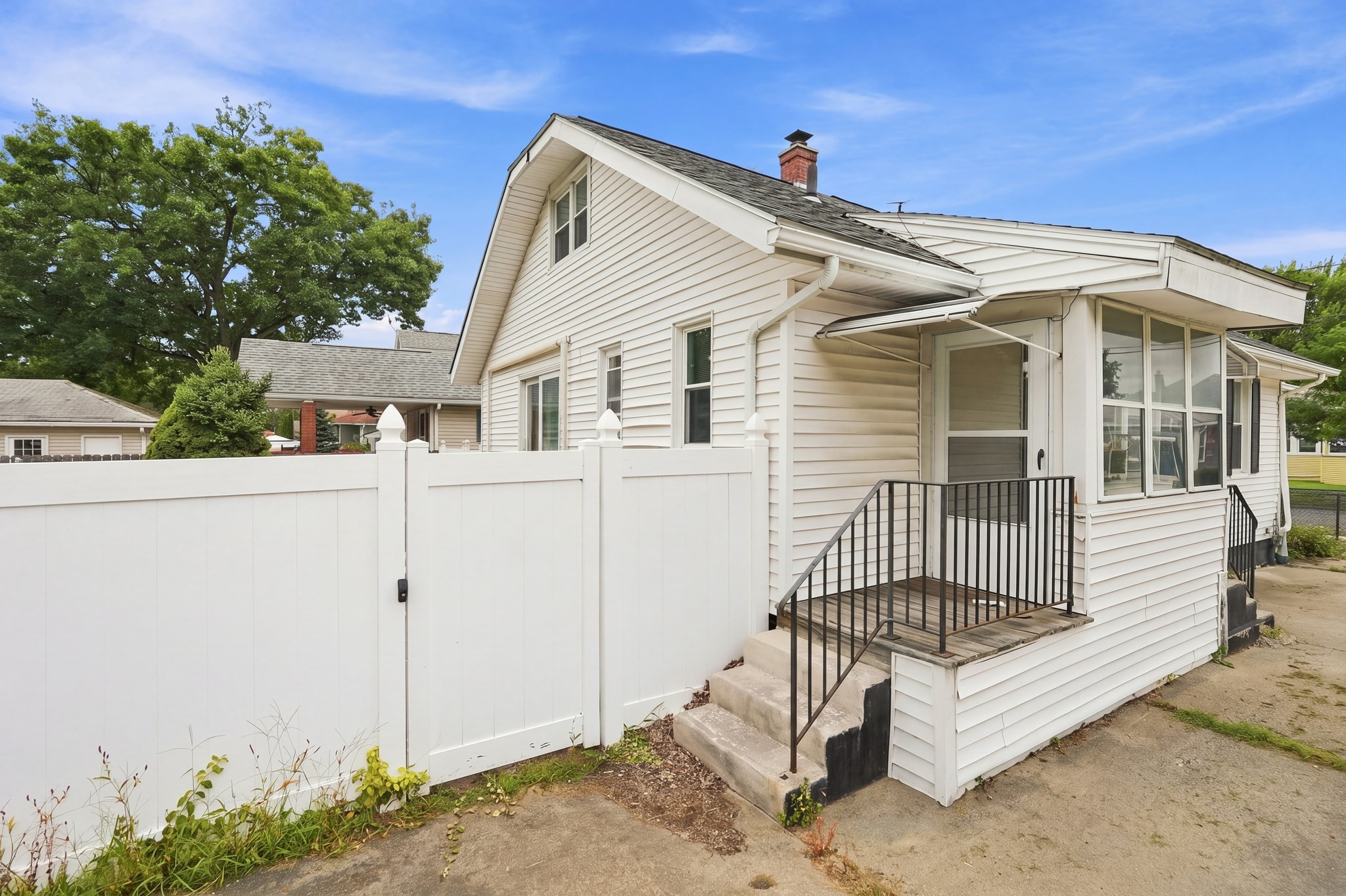 main property photo 3