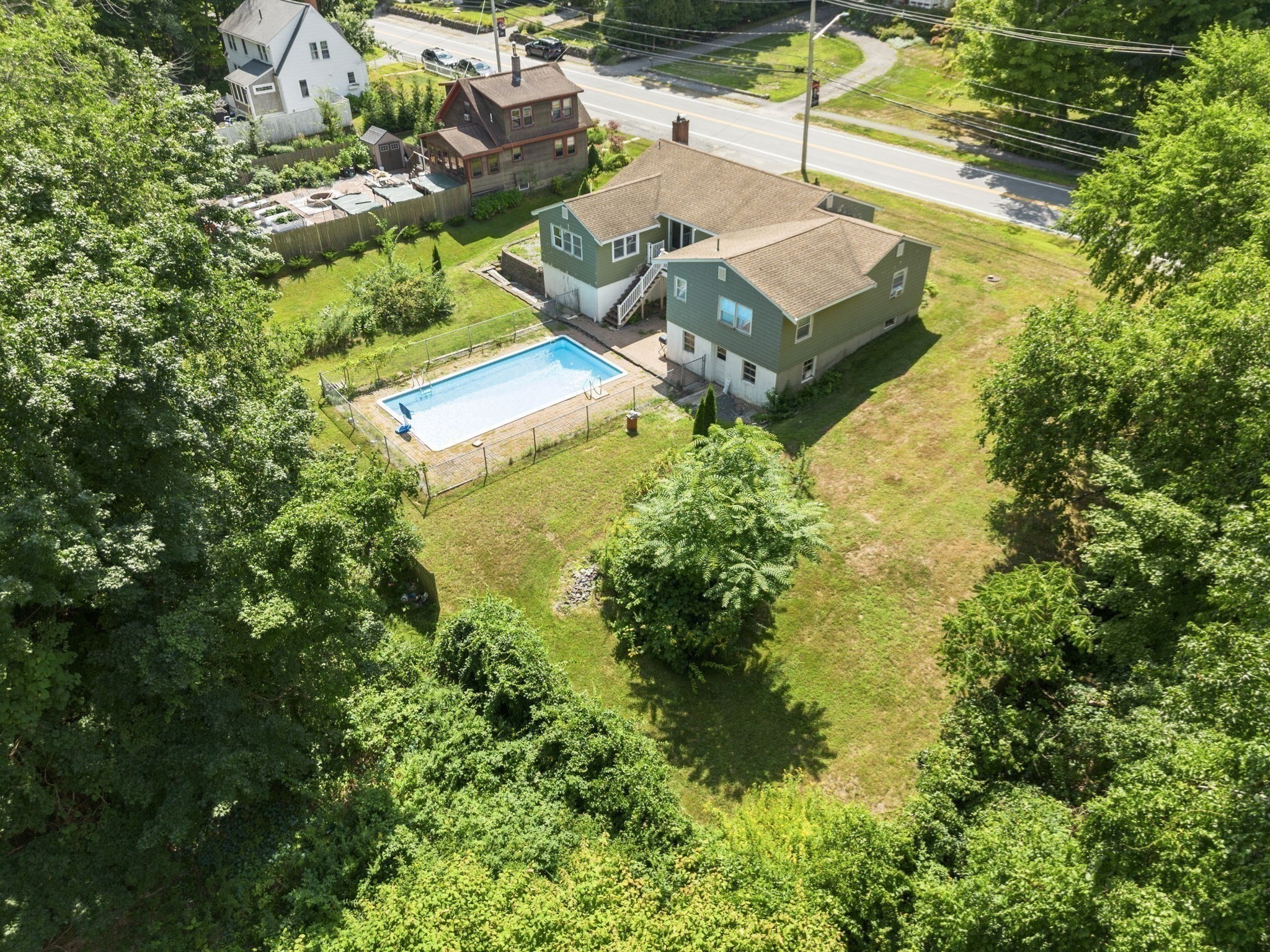 main property photo 33