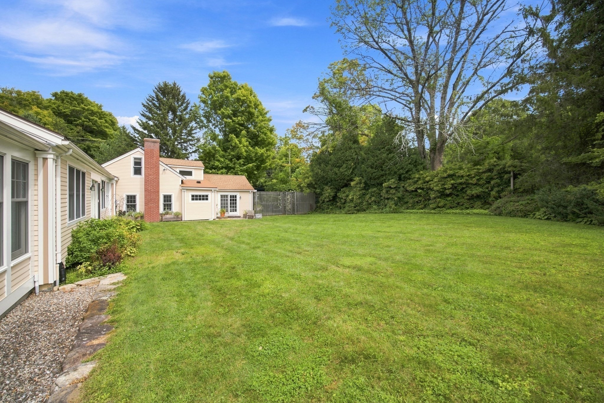 main property photo 40