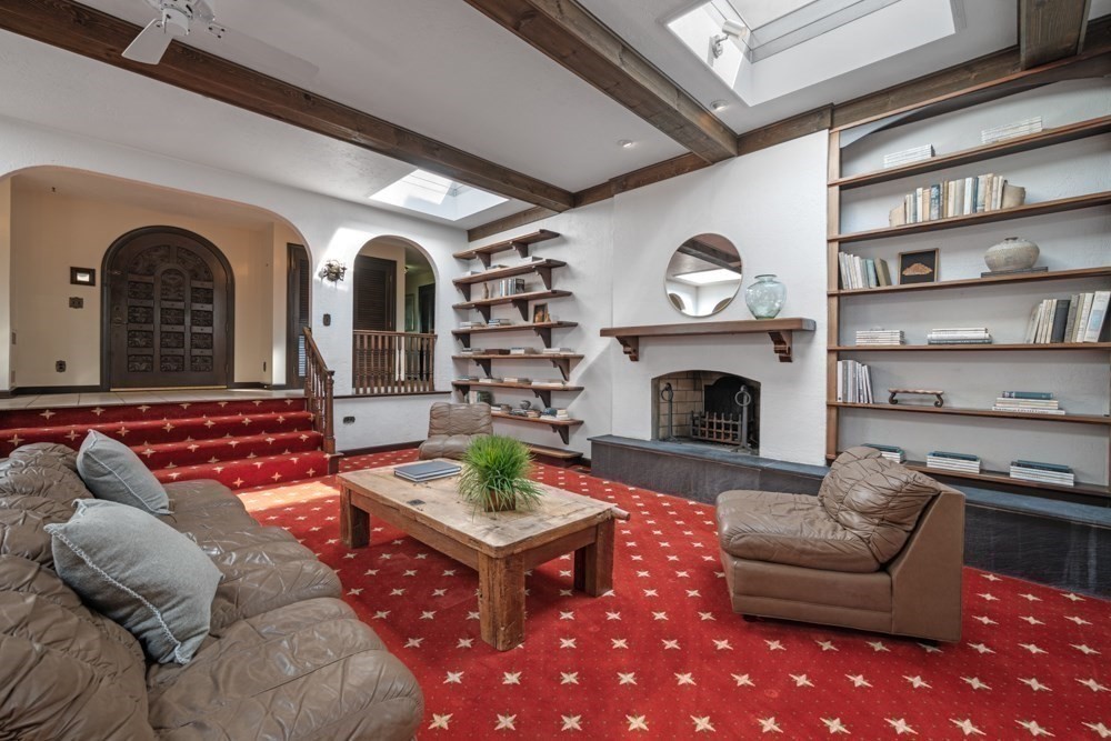 main property photo 7