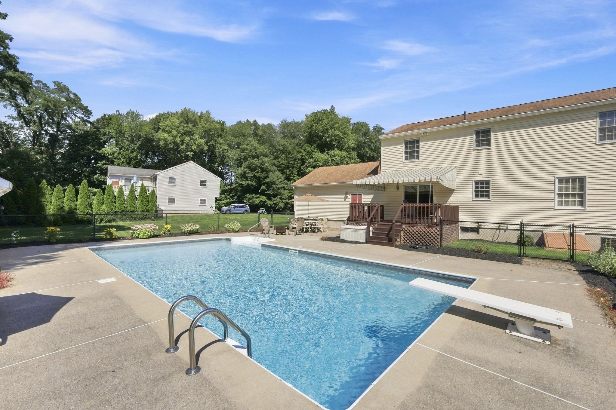 main property photo 34
