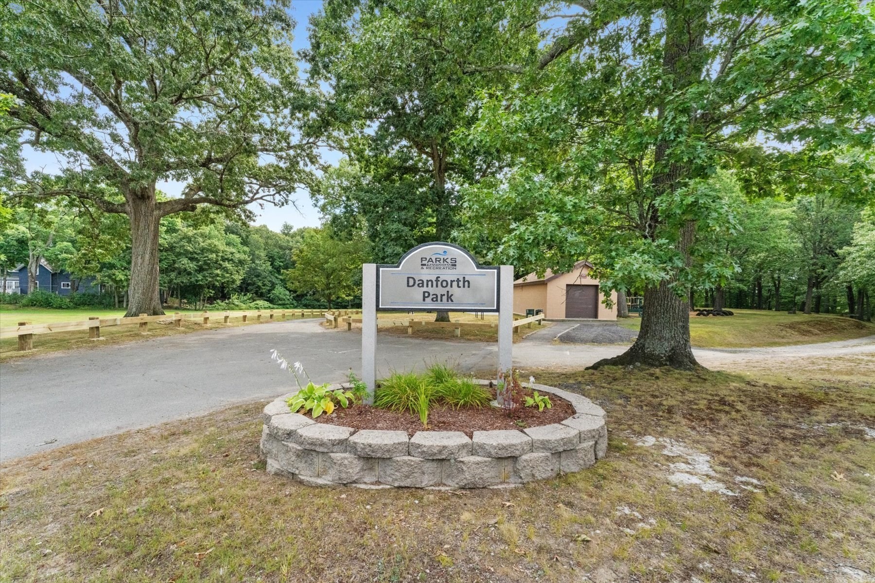main property photo 39