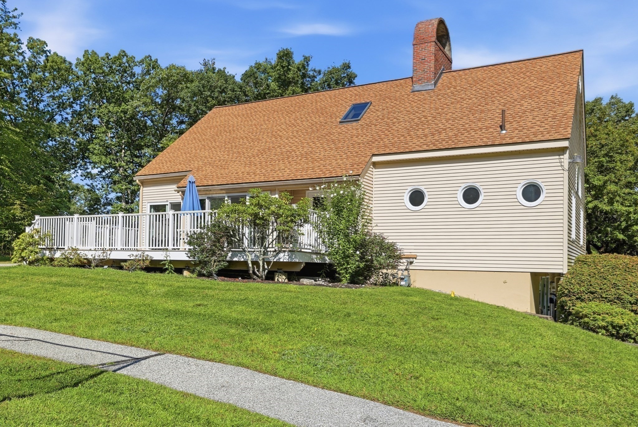 main property photo 40