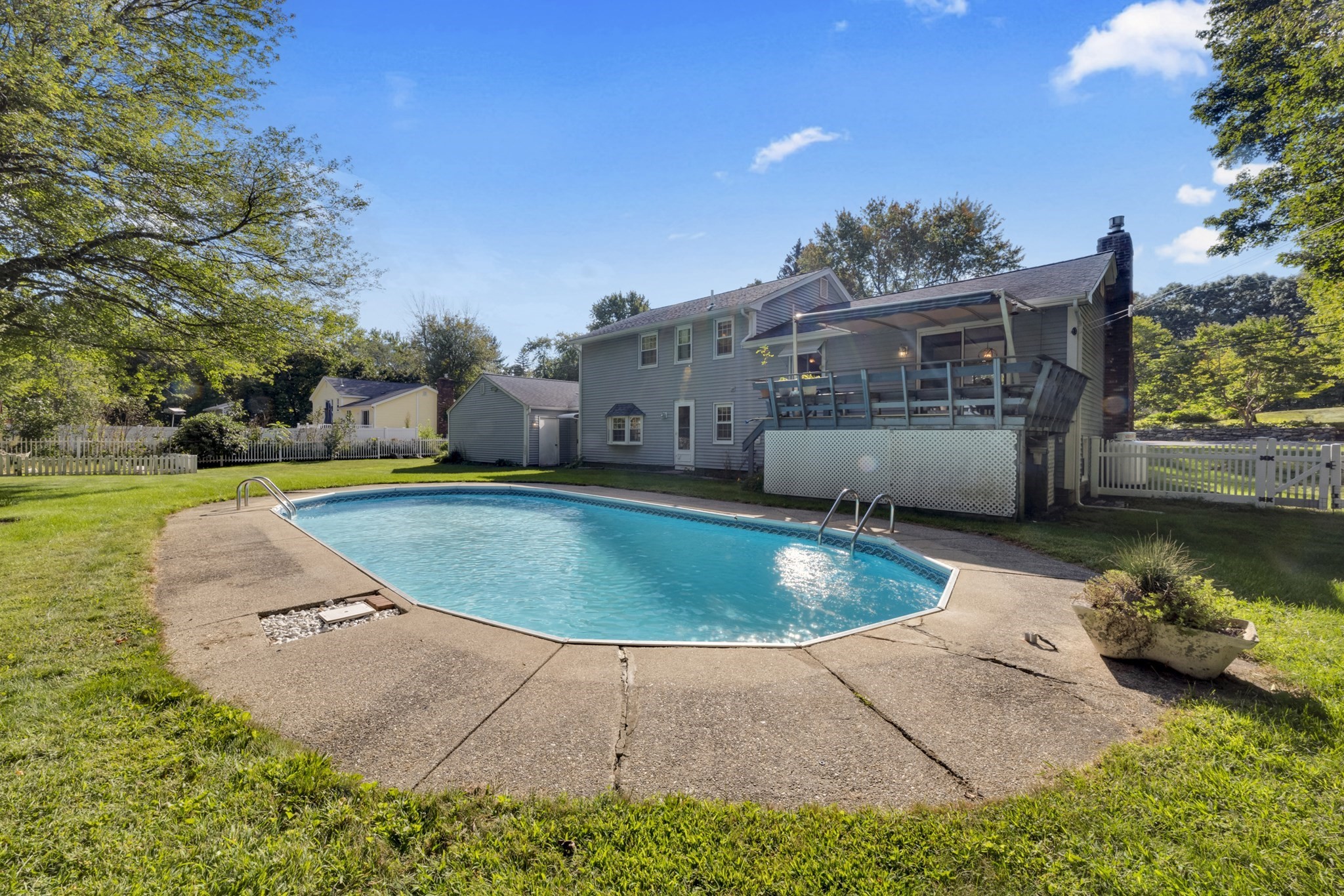 main property photo 30