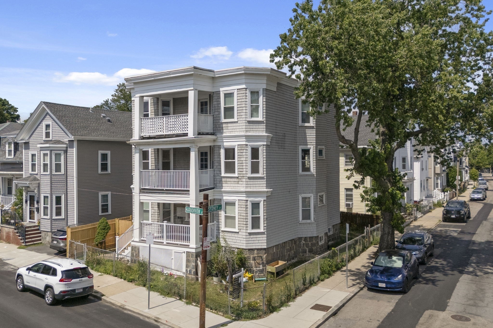 main property photo 13