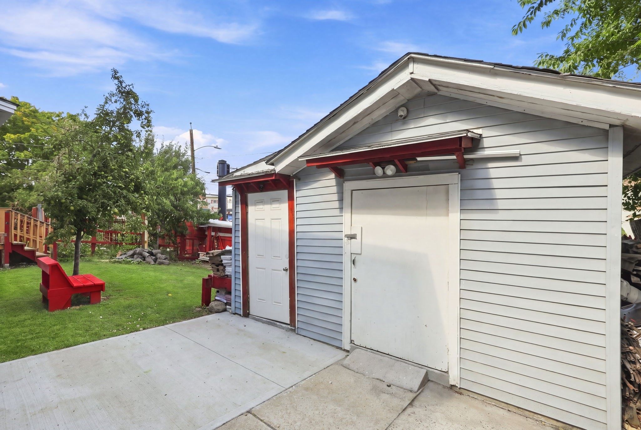 main property photo 40