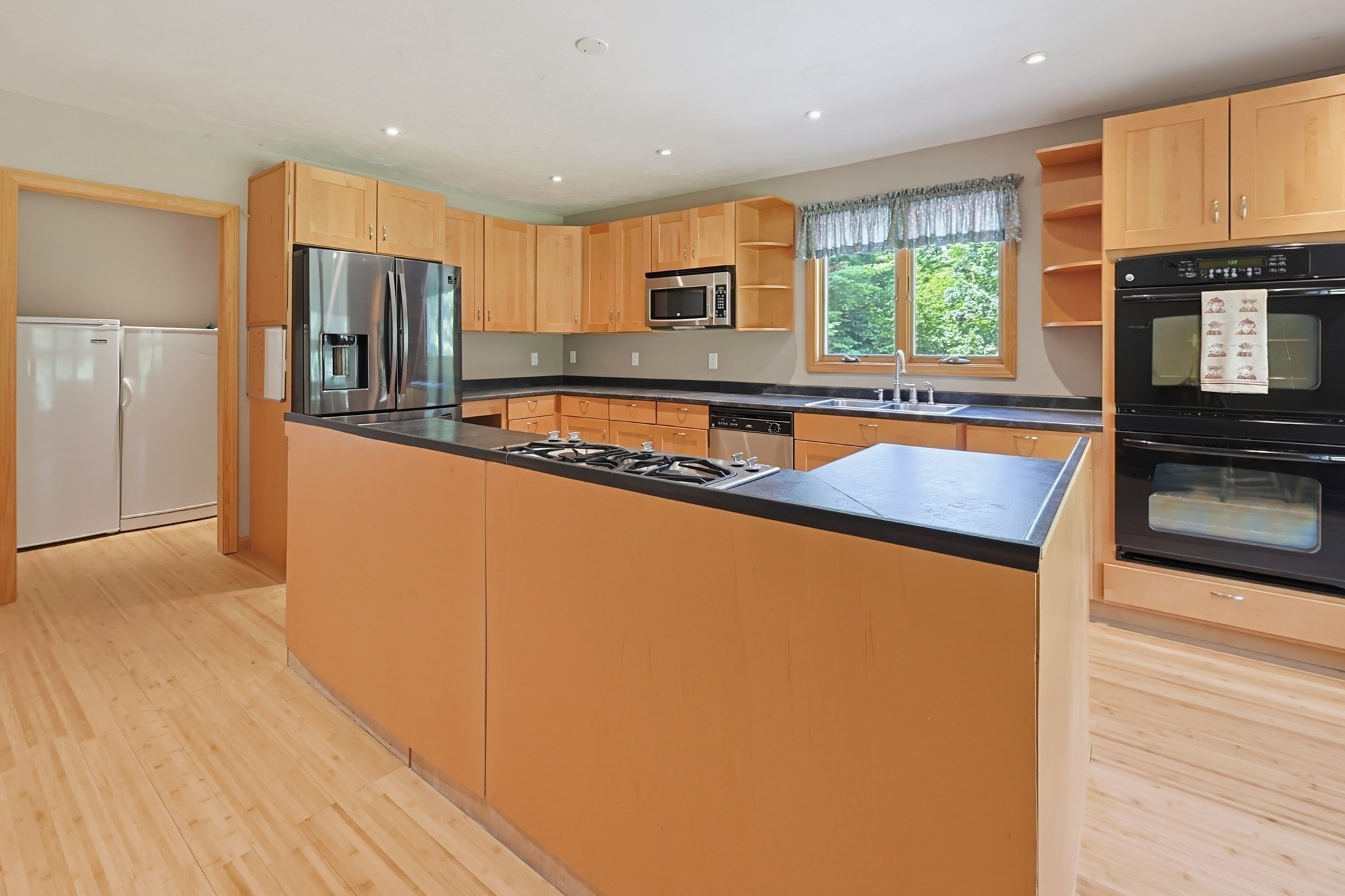 main property photo 10