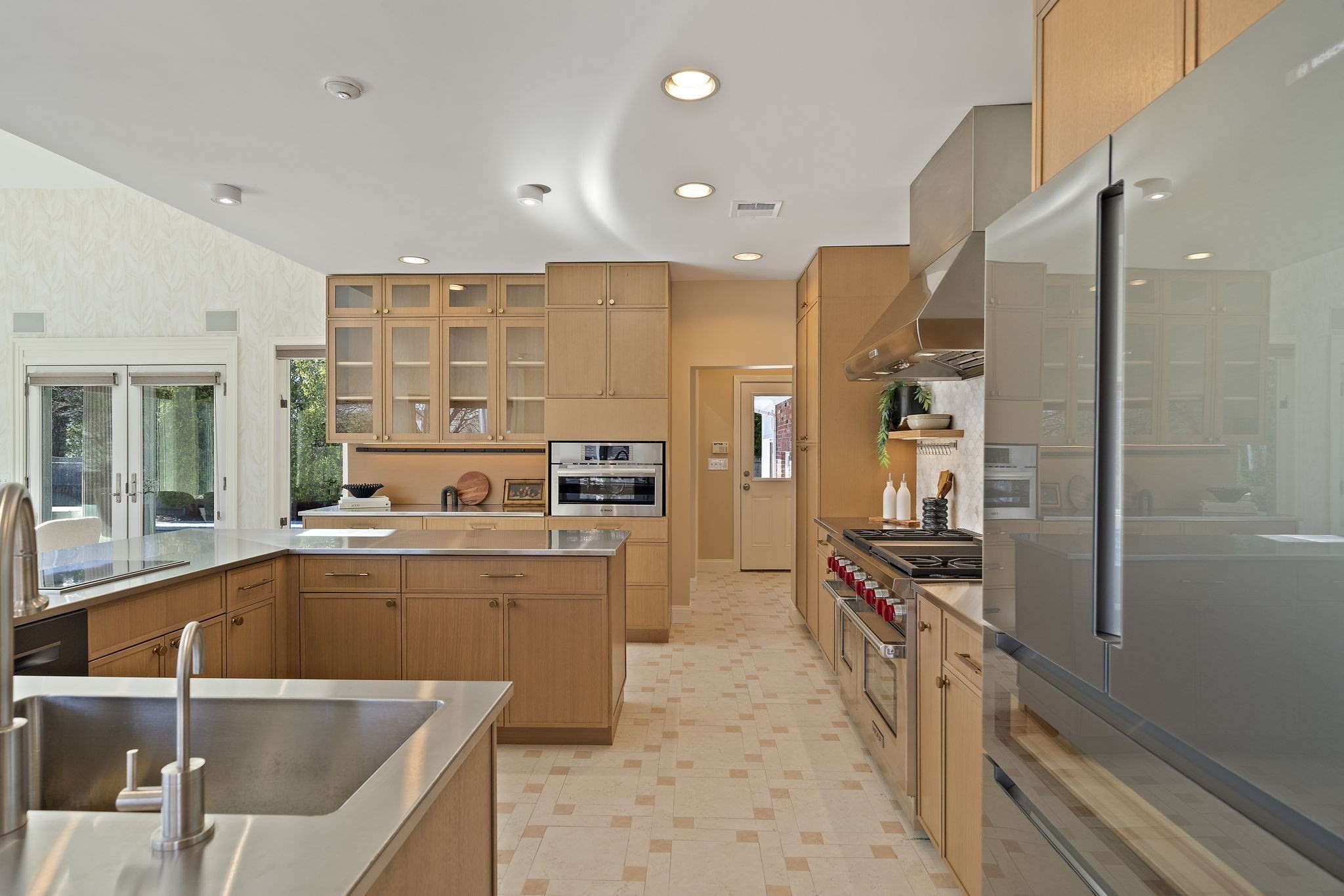 main property photo 9