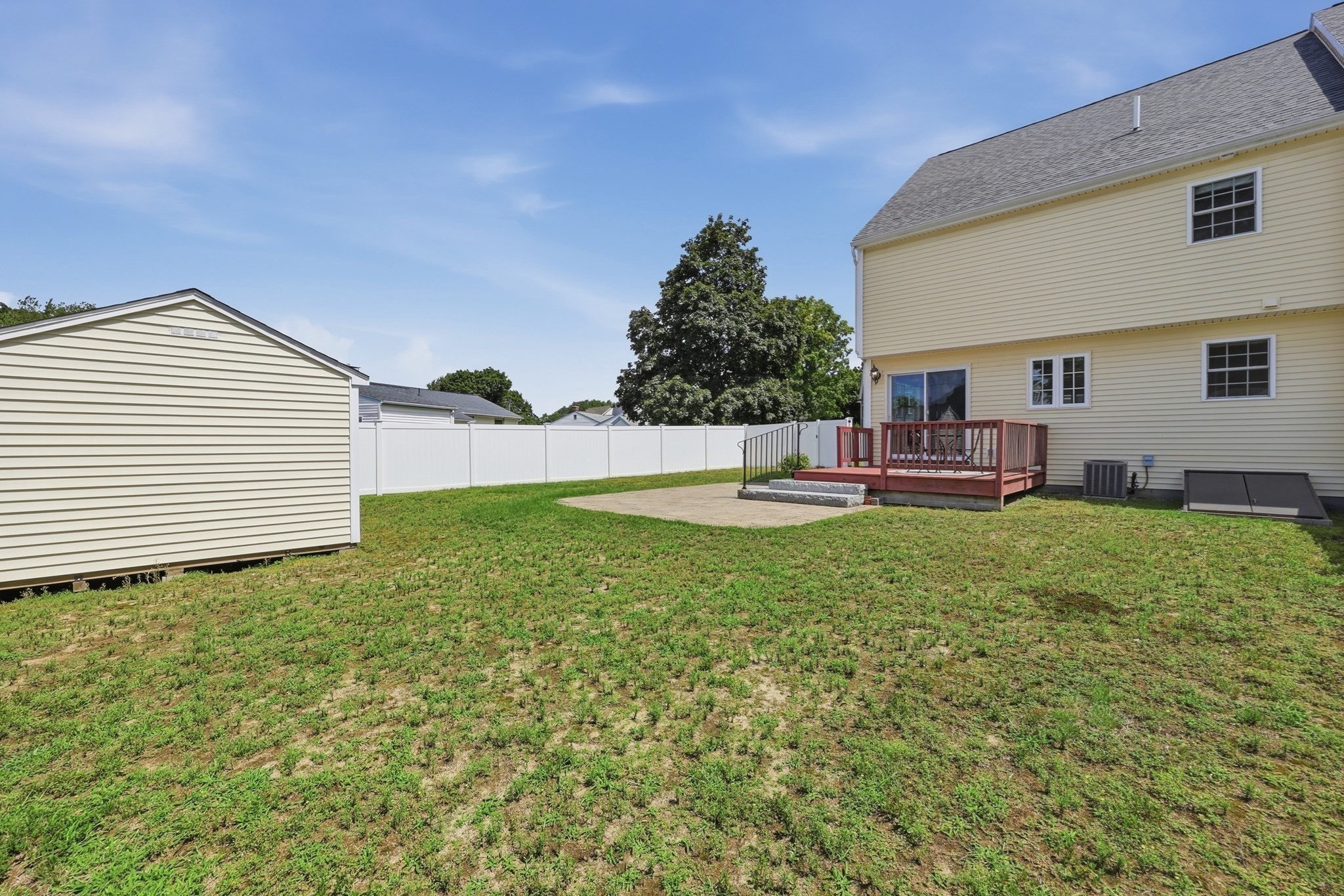 main property photo 25