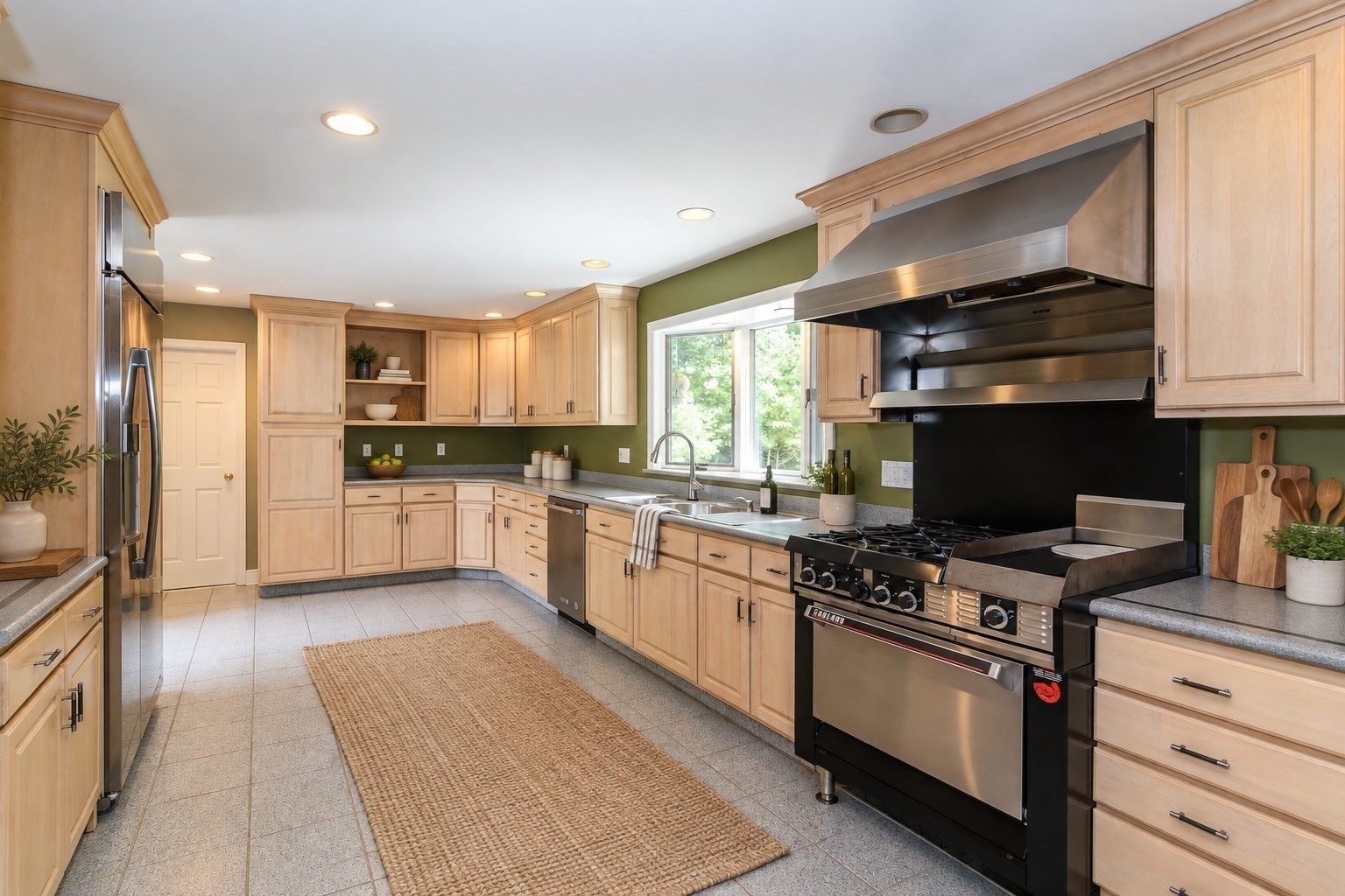 main property photo 10