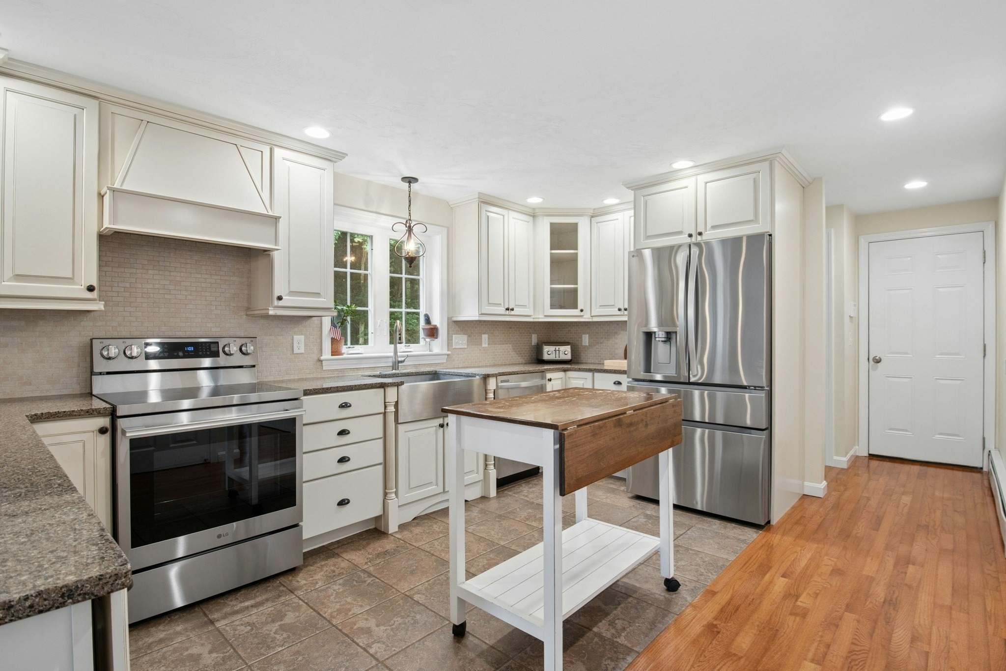 main property photo 11