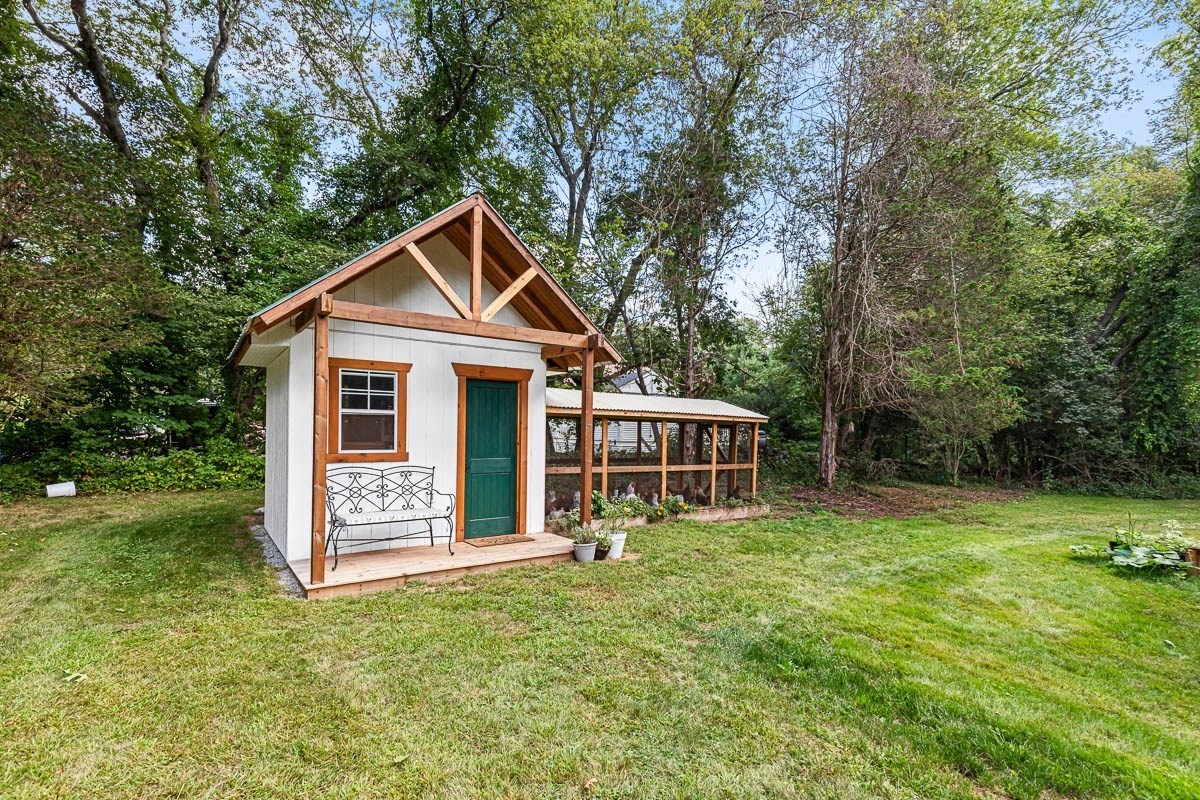 main property photo 40
