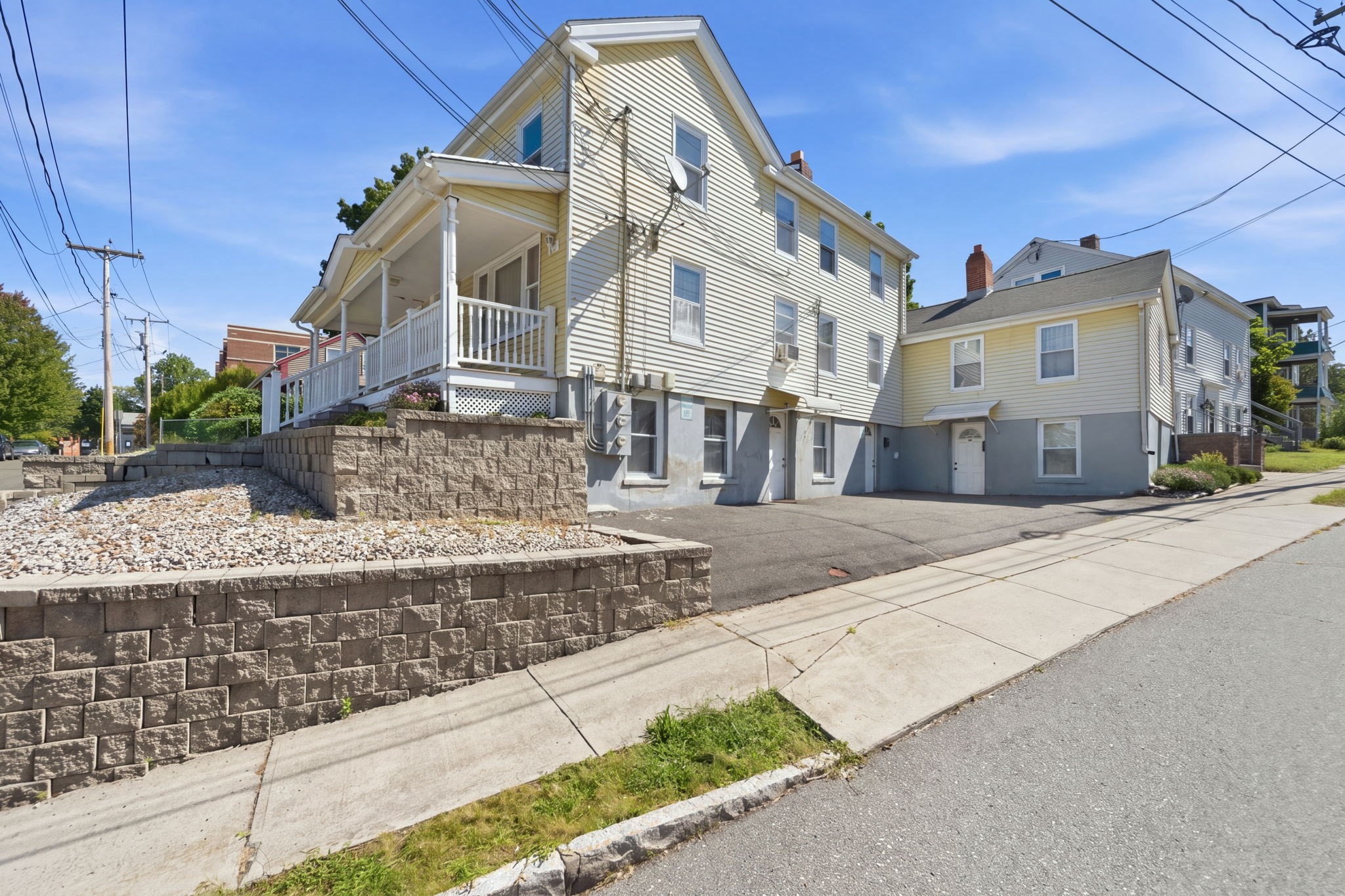 main property photo 3