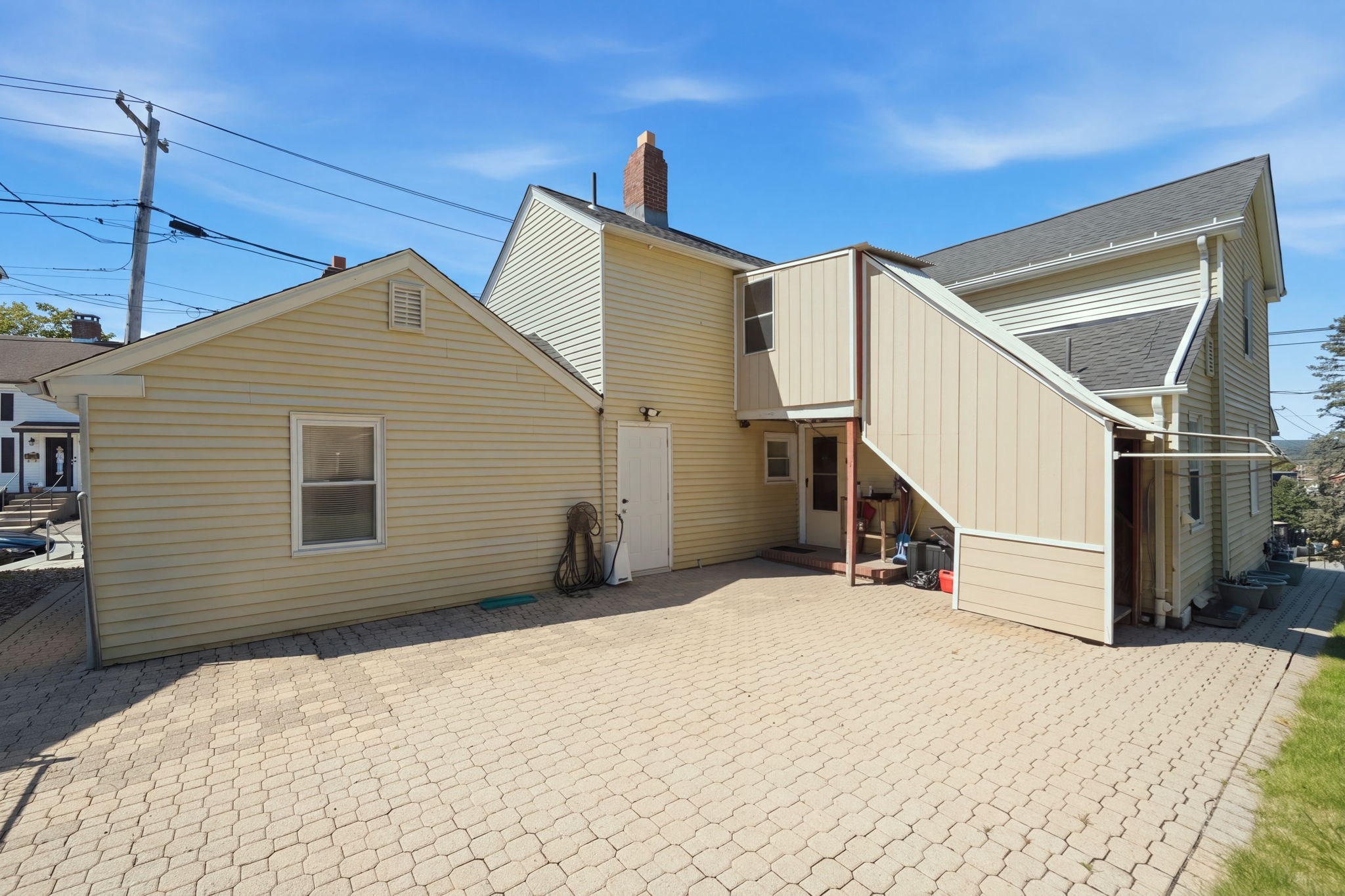 main property photo 7