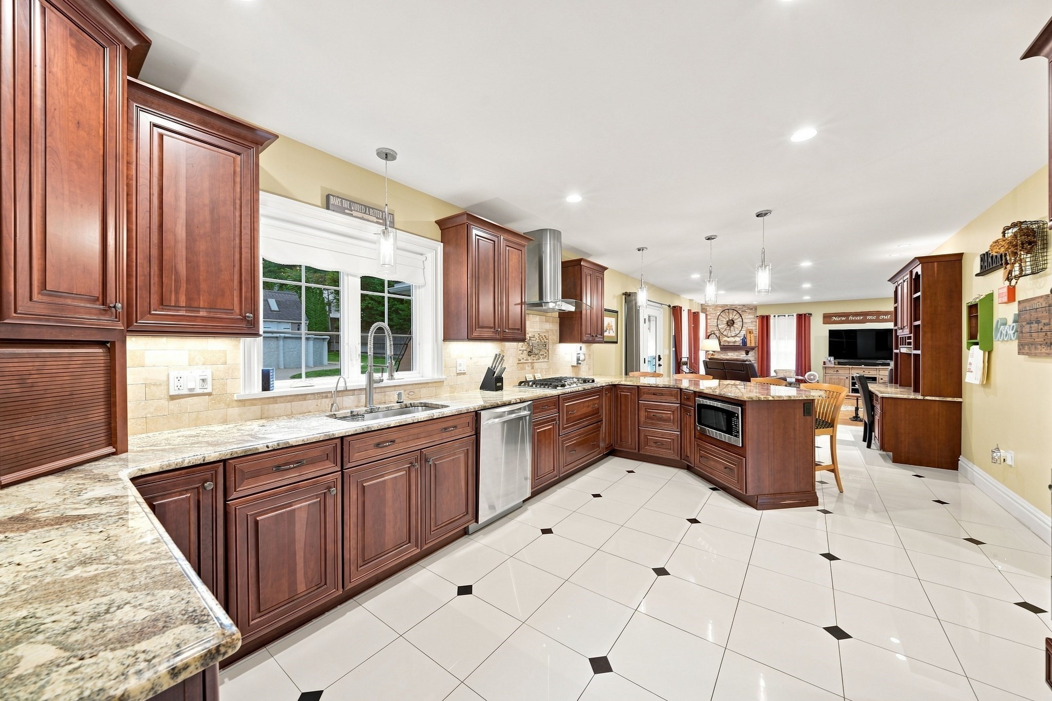 main property photo 11
