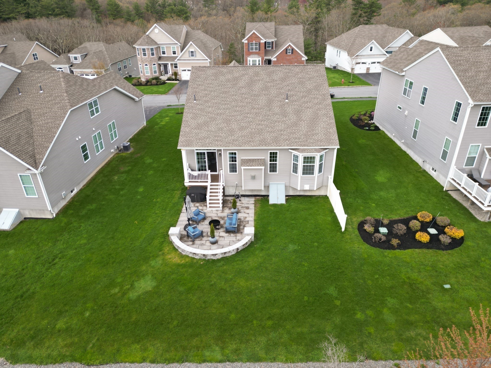 main property photo 29