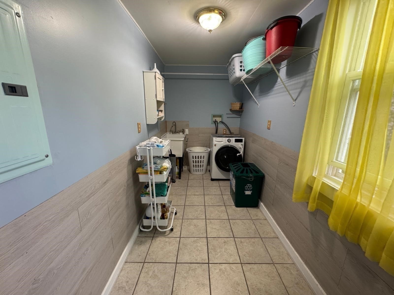 main property photo 10