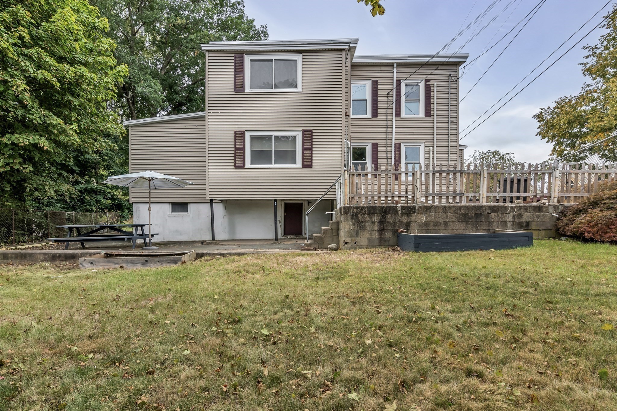 main property photo 33