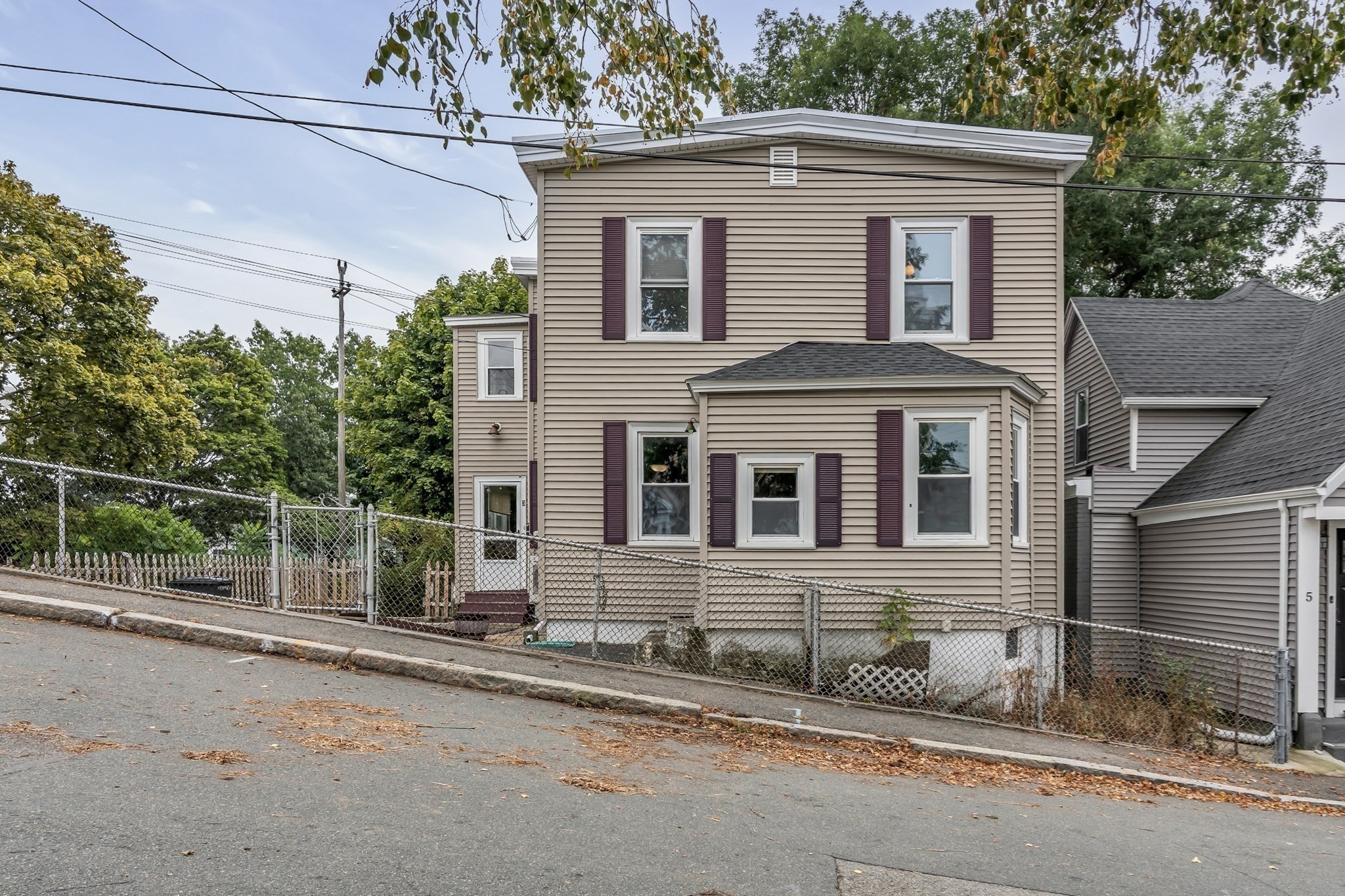 main property photo 36