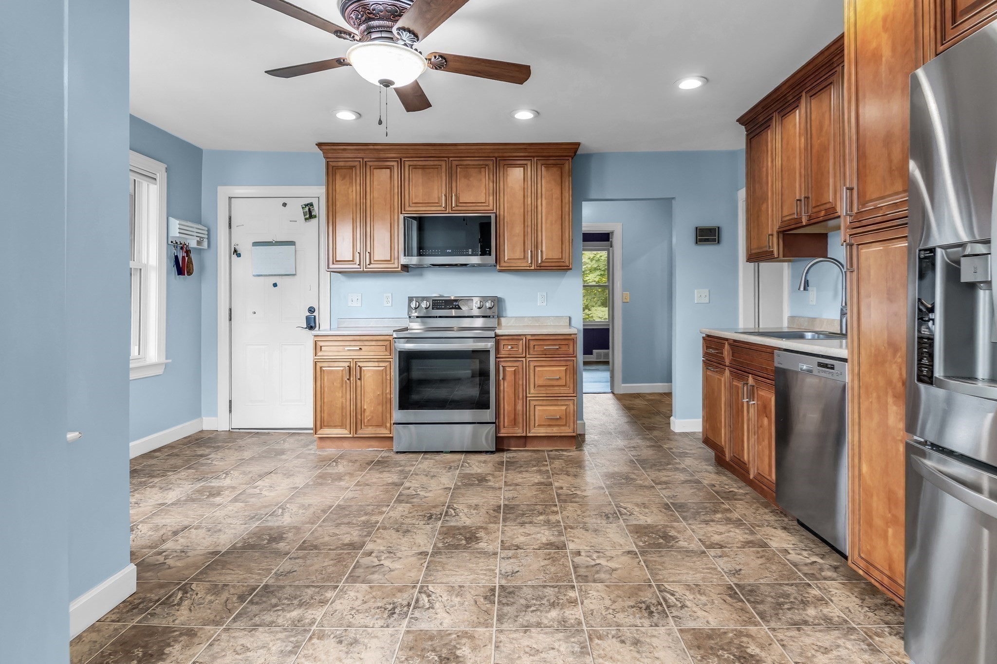 main property photo 6