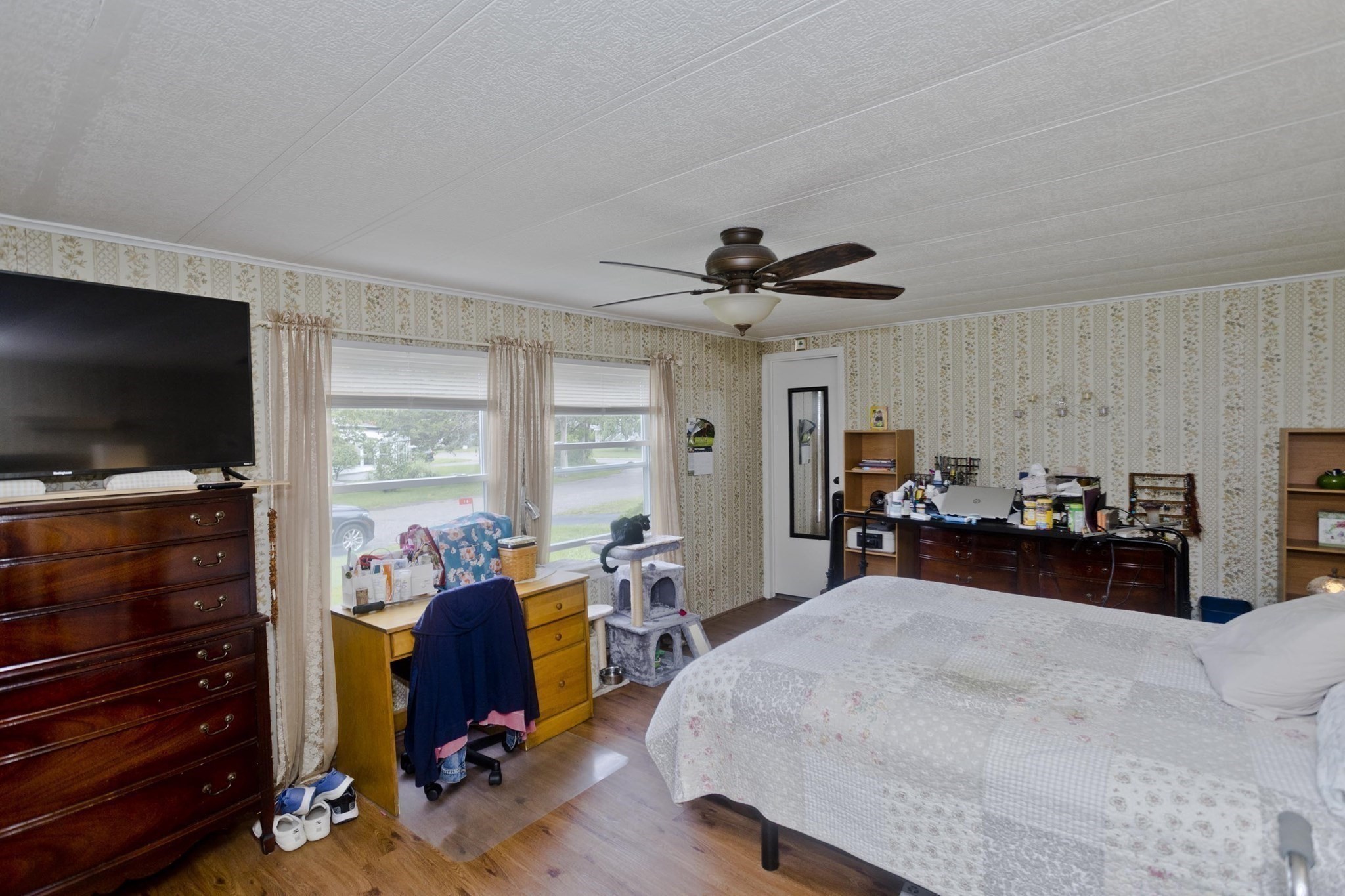 main property photo 14