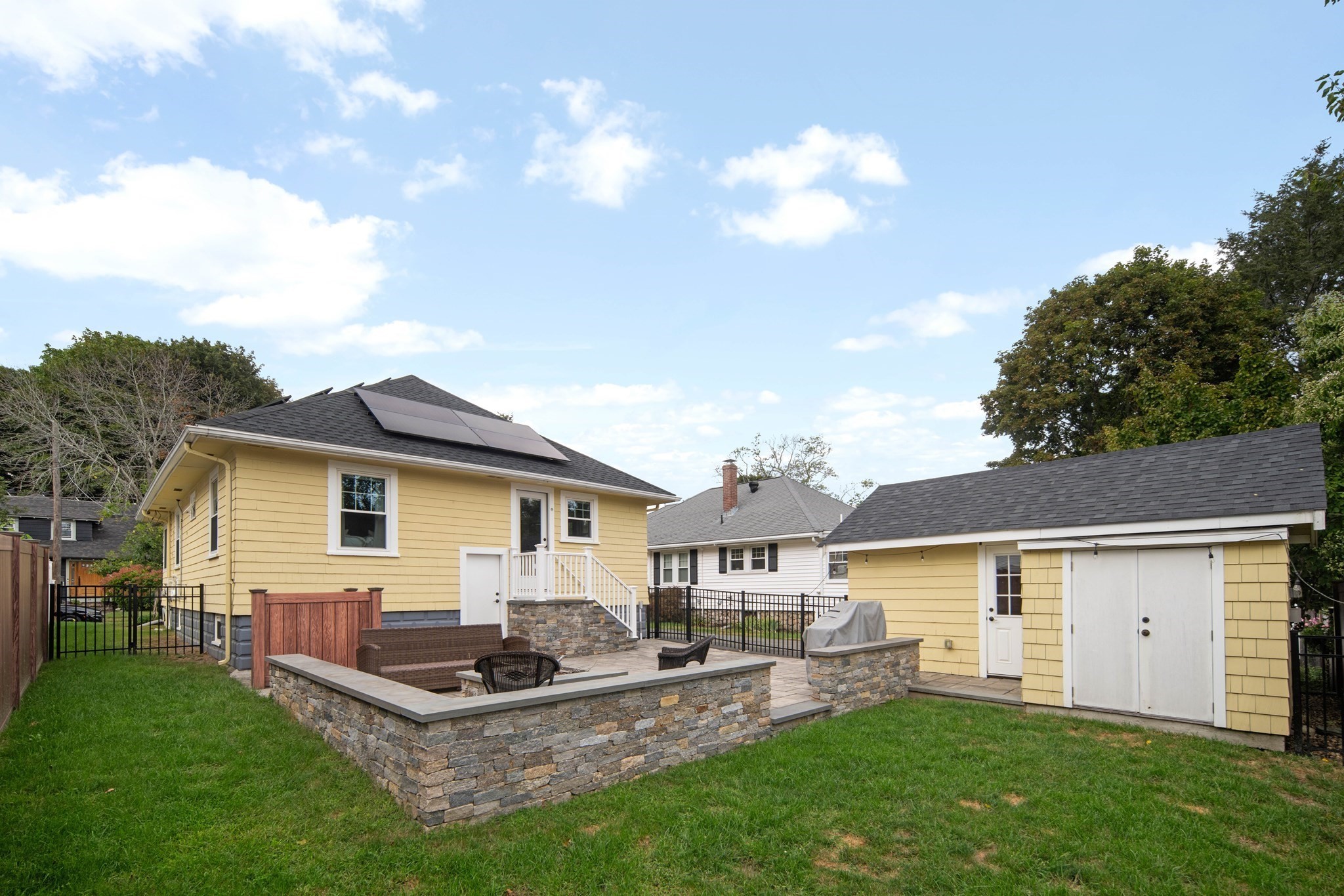 main property photo 17
